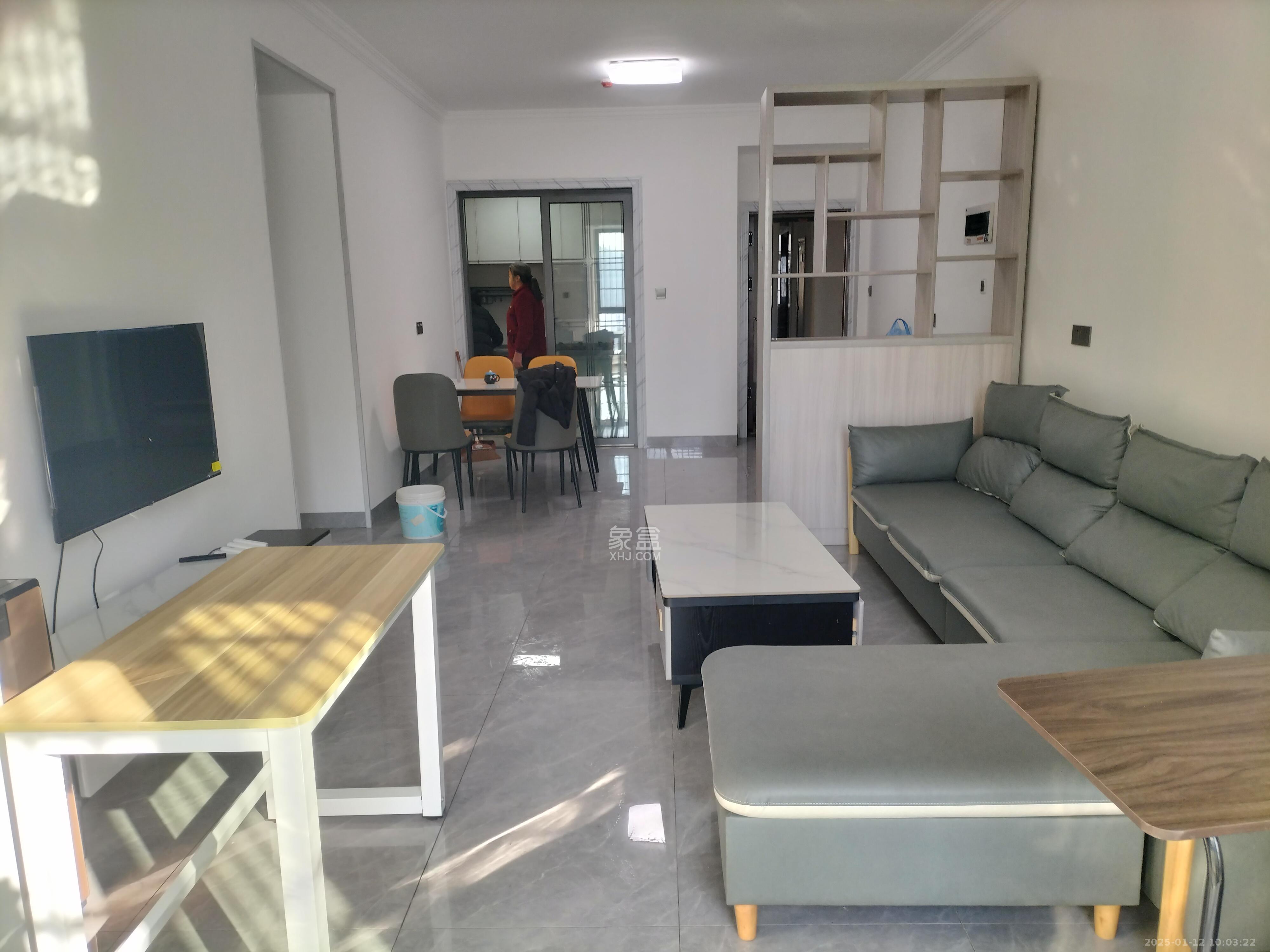 嘉荣苑 3室2厅1卫 2600.0元/月 嘉荣苑 3室2厅1卫 2600.0元/月室内图