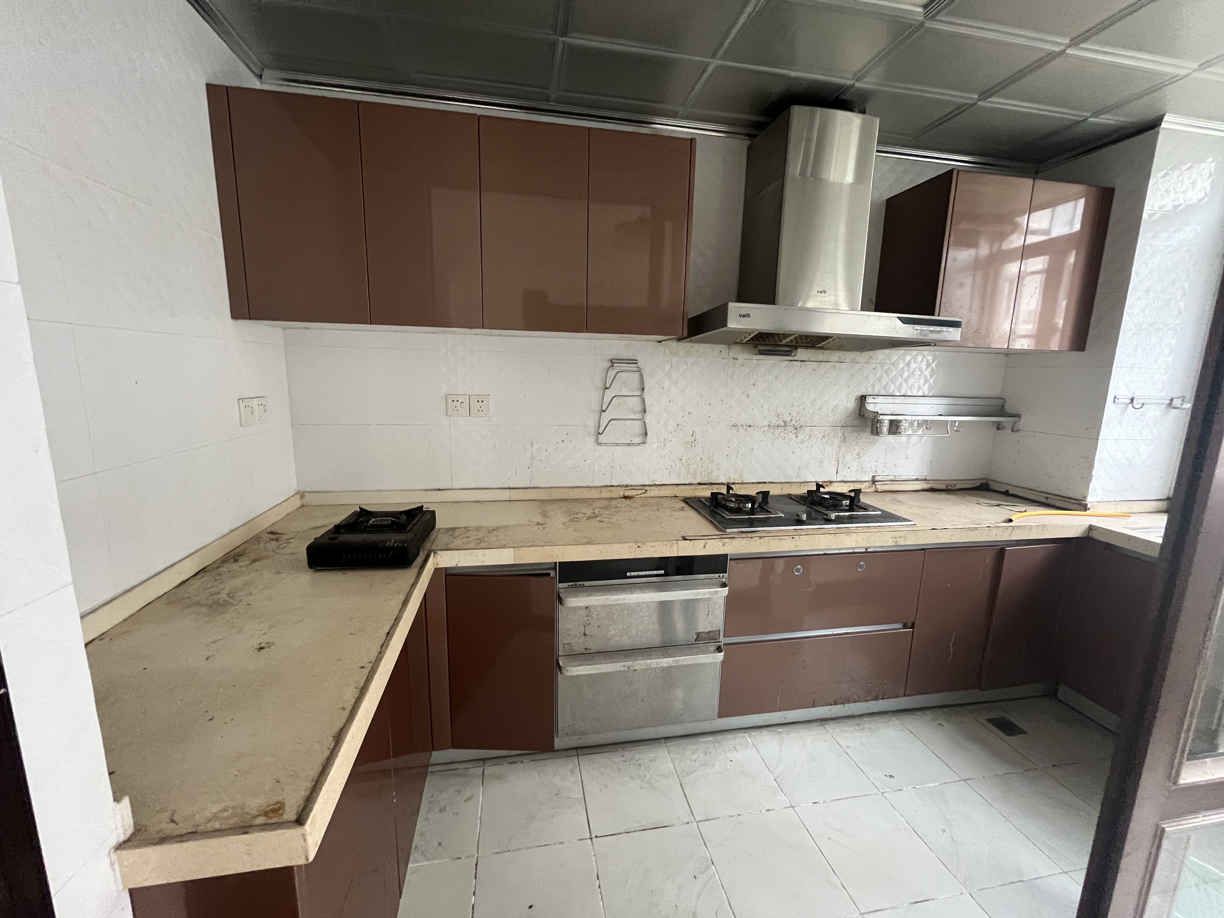 天上人间 3室2厅2卫 180.0万 天上人间 3室2厅2卫 180.0万室内图