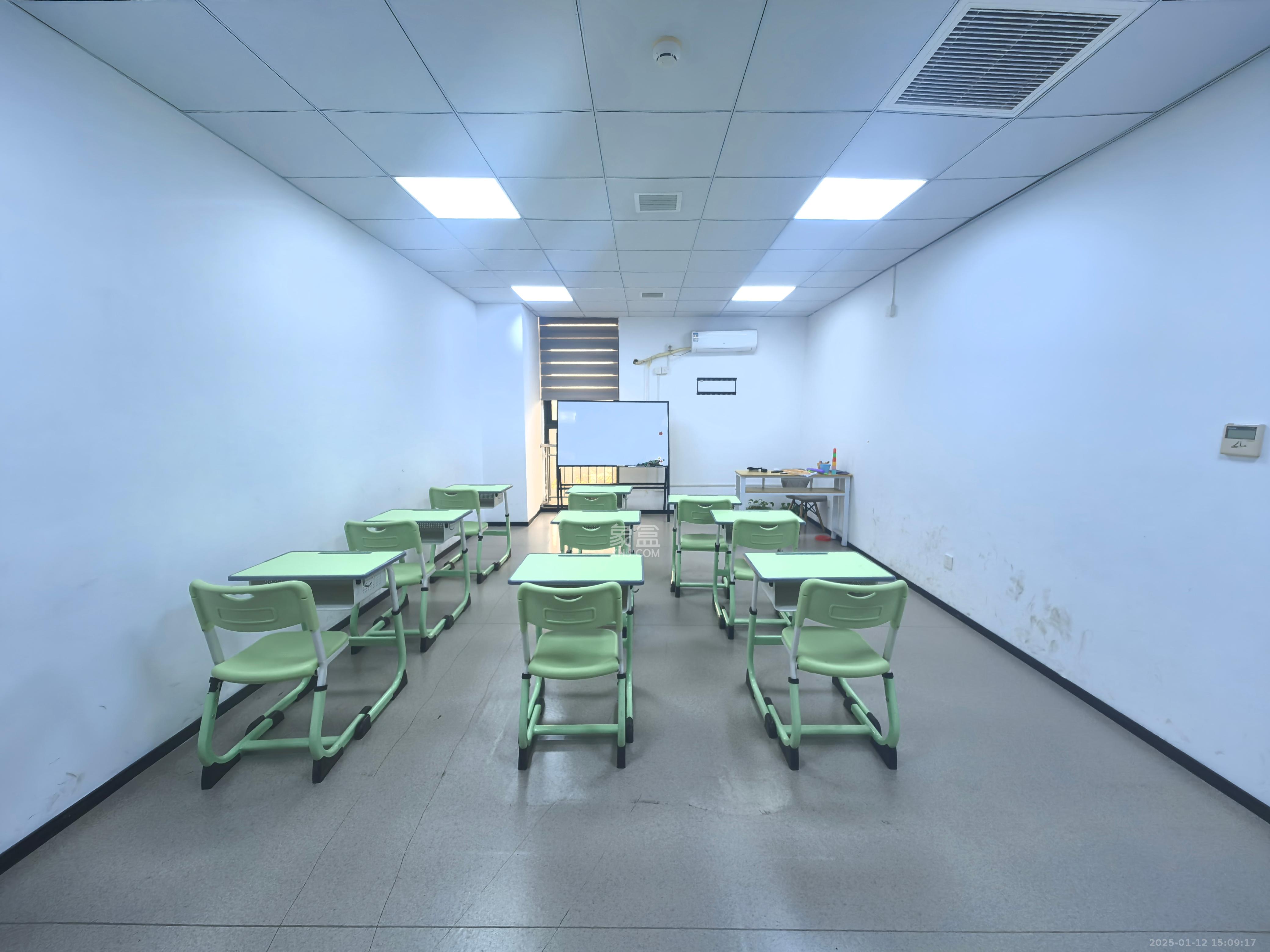 华翼府   700.0㎡      15000.0元/月室内图