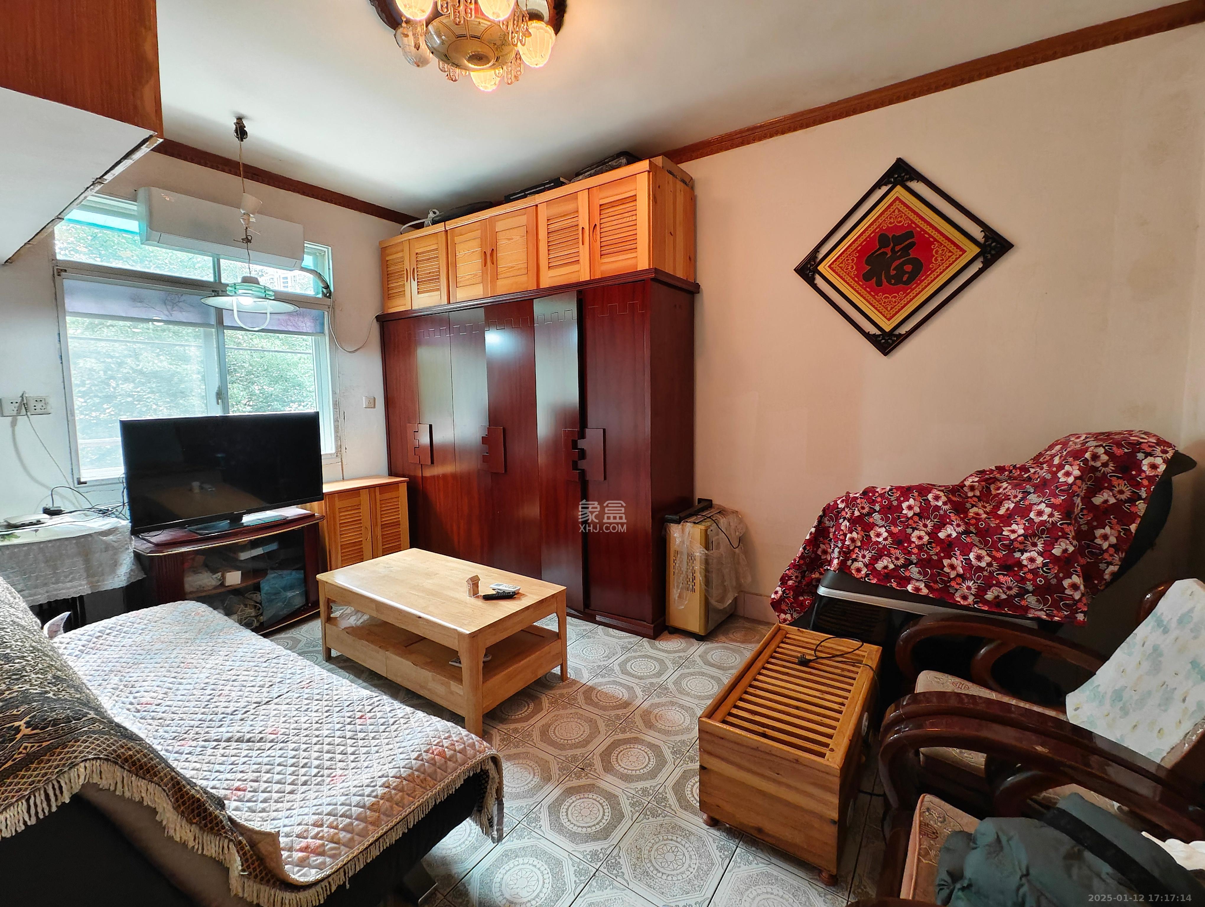 望岳村 1室1厅1卫 1300.0元/月 望岳村 1室1厅1卫 1300.0元/月室内图