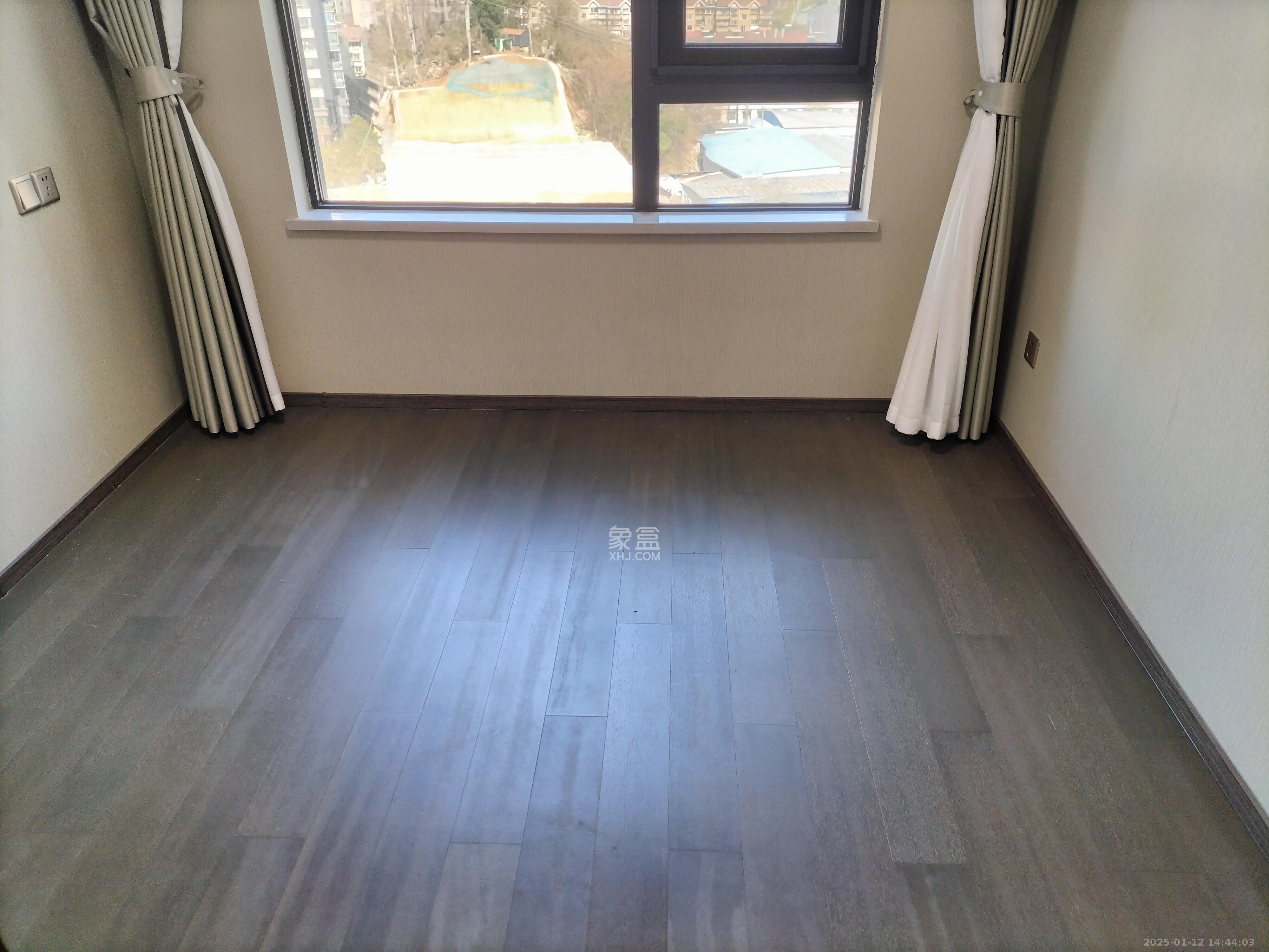 龙湖春江天曜一期 4室2厅2卫 4000.0元/月 龙湖春江天曜一期 4室2厅2卫 4000.0元/月室内图