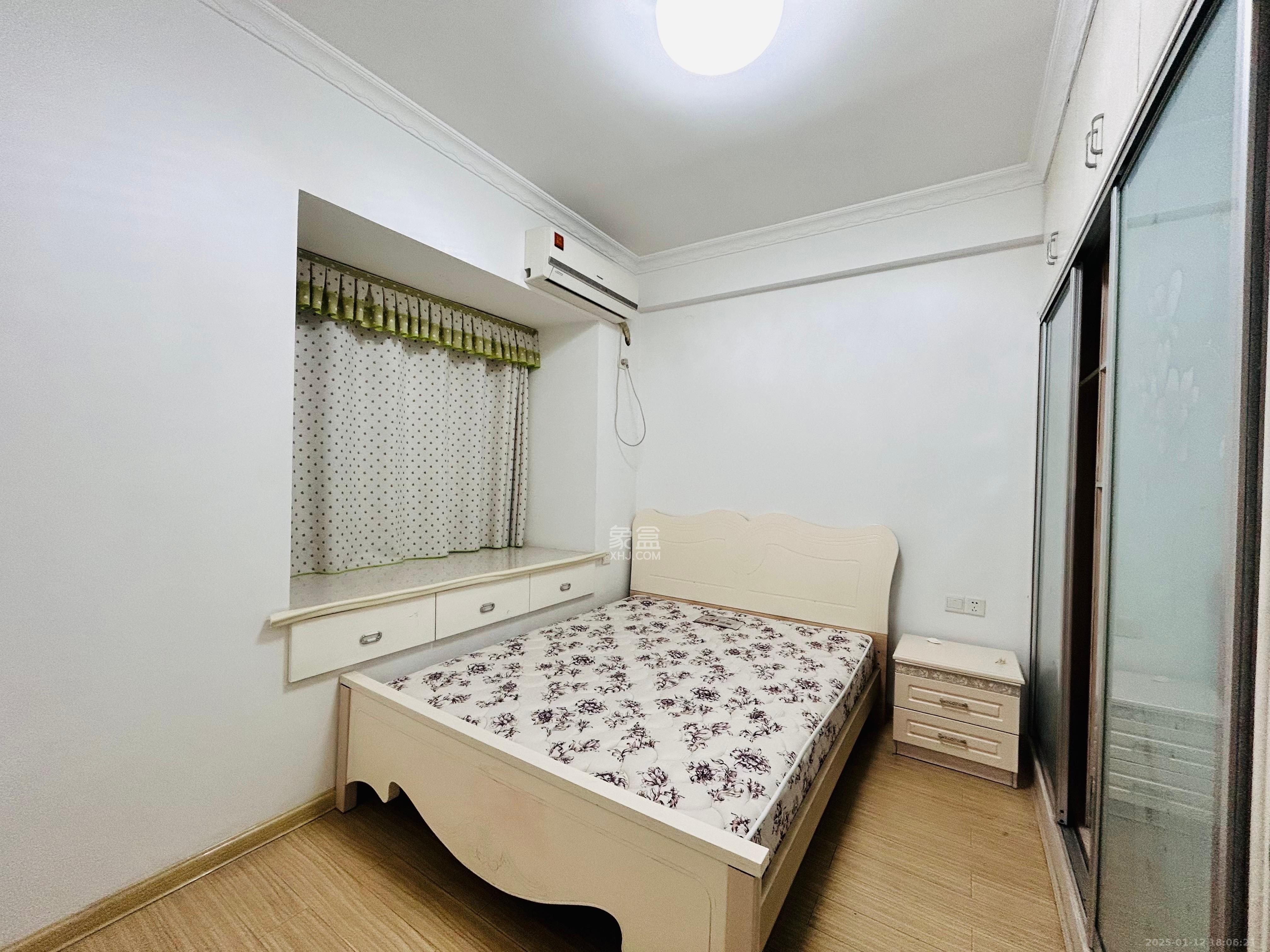 蓝山郡 3室2厅2卫 2000.0元/月 蓝山郡 3室2厅2卫 2000.0元/月室内图