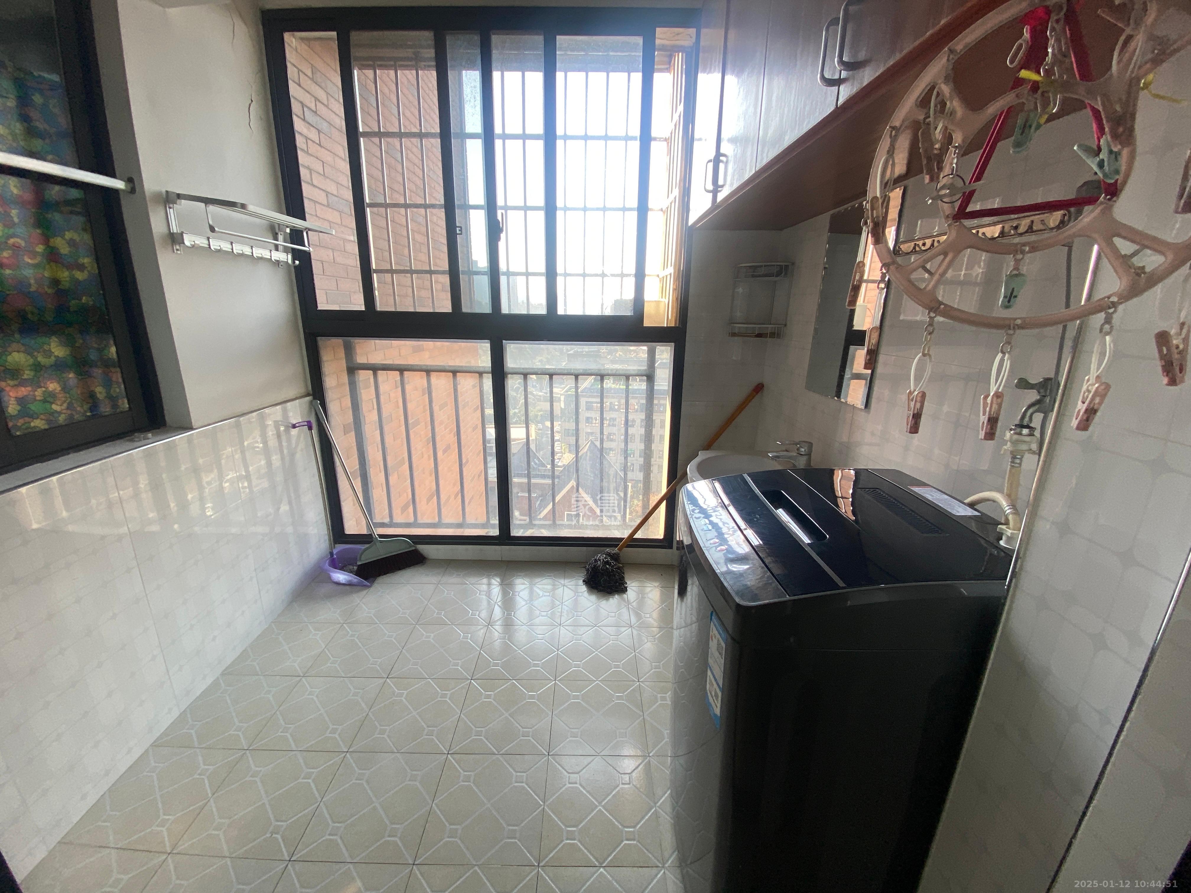 翡翠云天  2室2厅1卫   1650.00元/月室内图