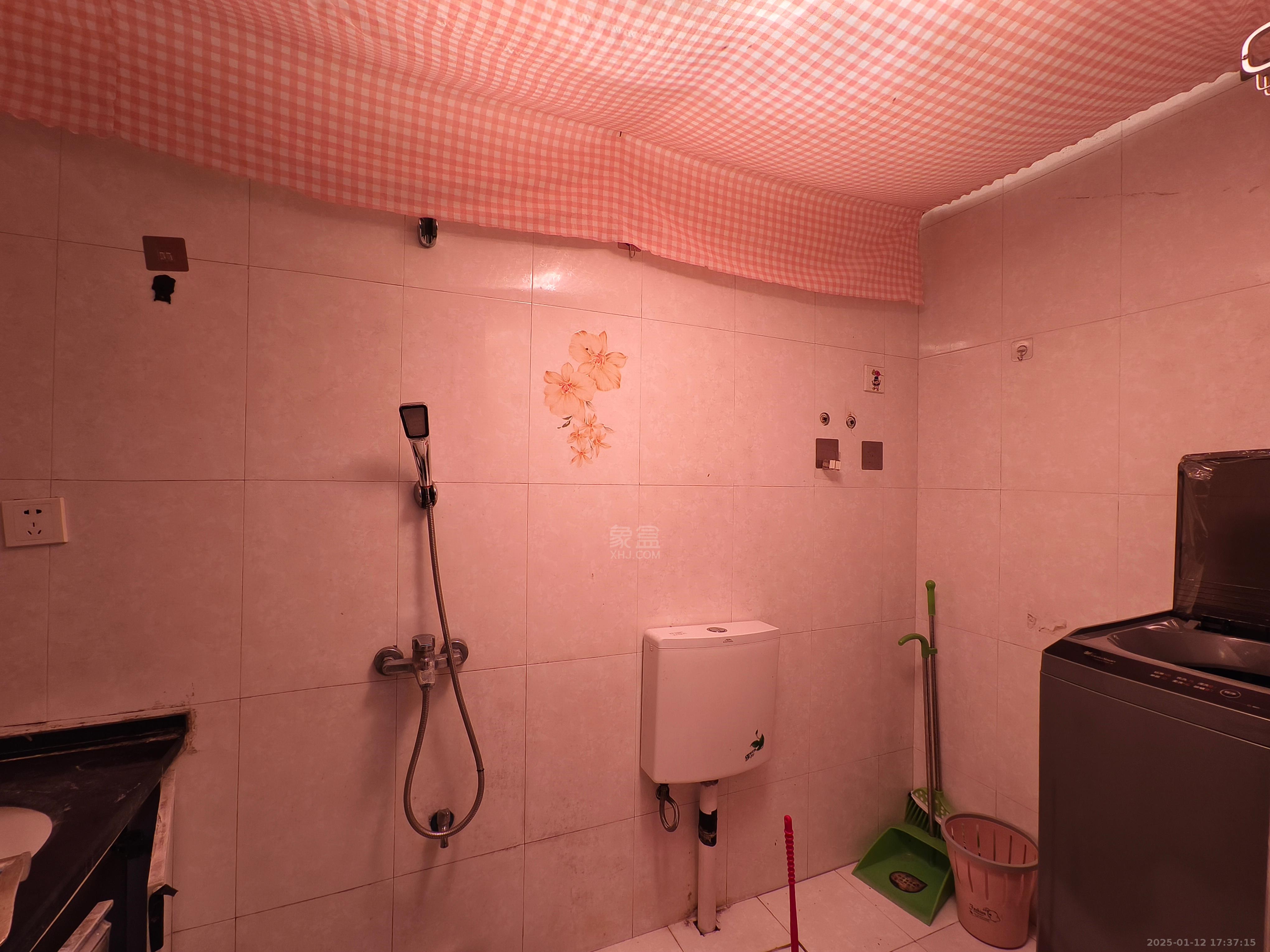 慈善大厦  1室1厅1卫    1000.0元/月 慈善大厦  1室1厅1卫    1000.0元/月室内图