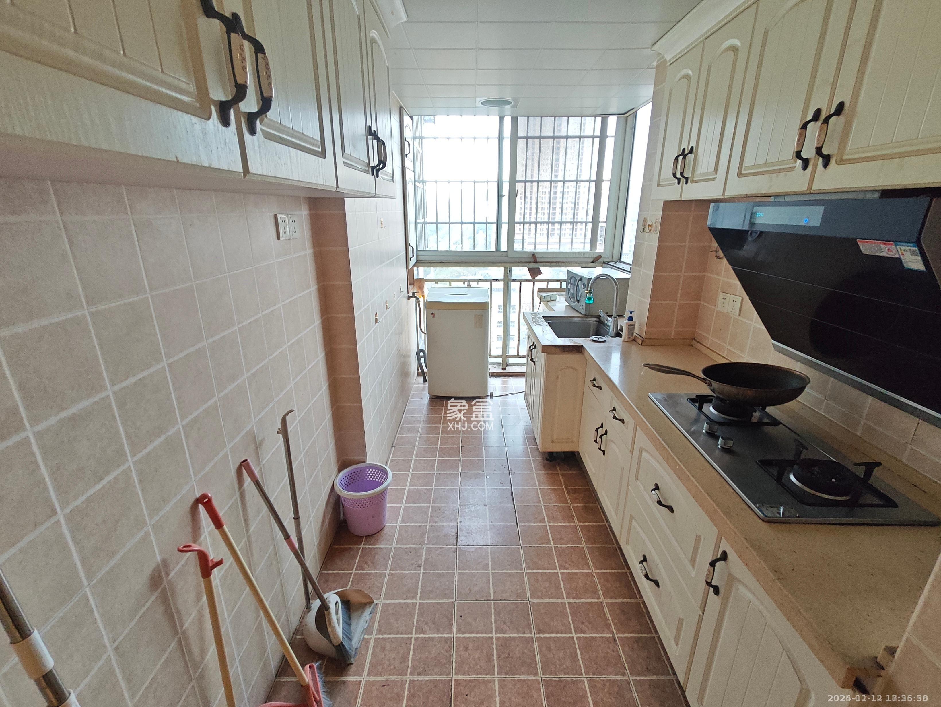 金南家园一期 3室2厅1卫 2100.0元/月 金南家园一期 3室2厅1卫 2100.0元/月室内图