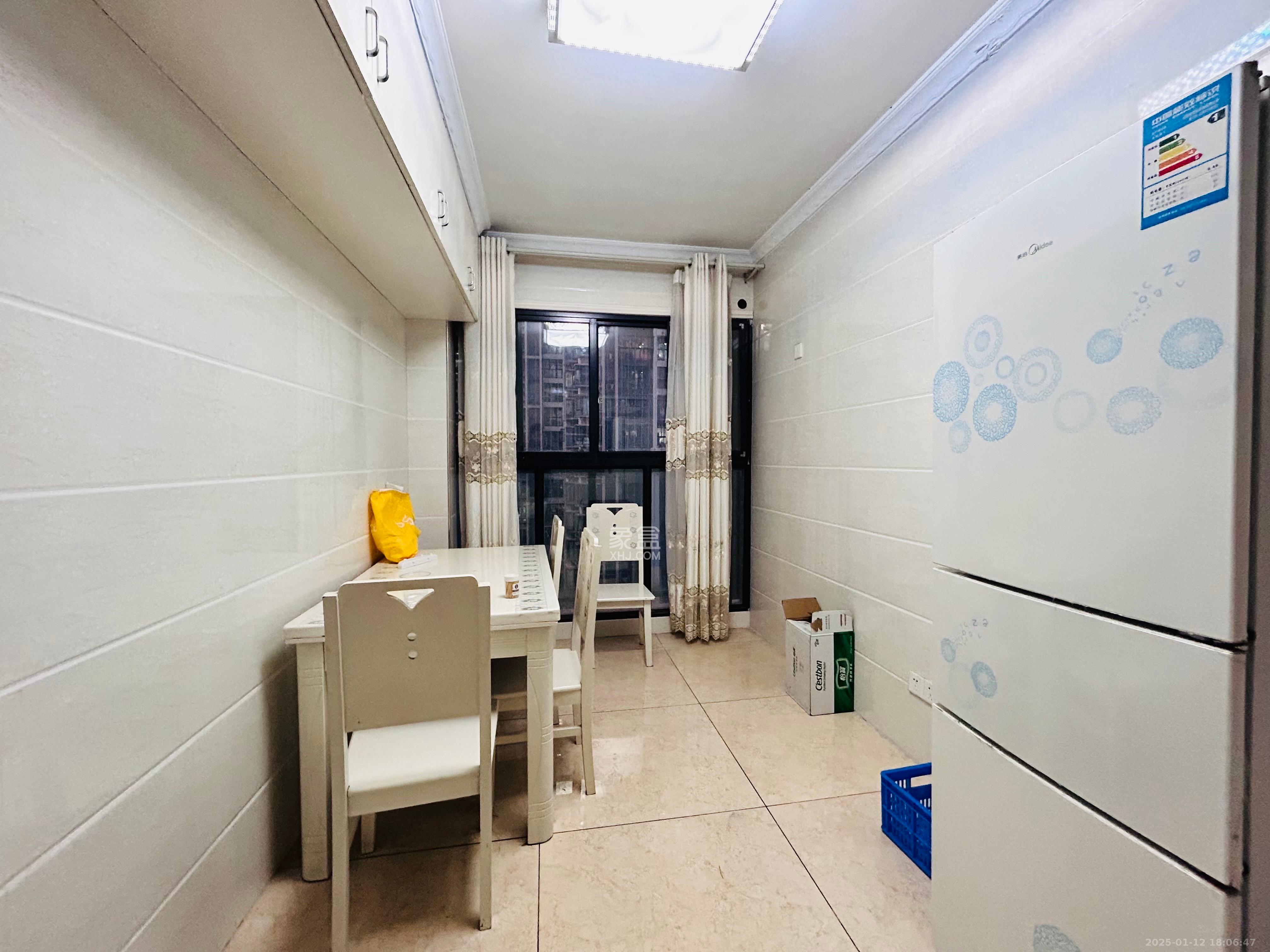 蓝山郡 3室2厅2卫 2000.0元/月 蓝山郡 3室2厅2卫 2000.0元/月室内图