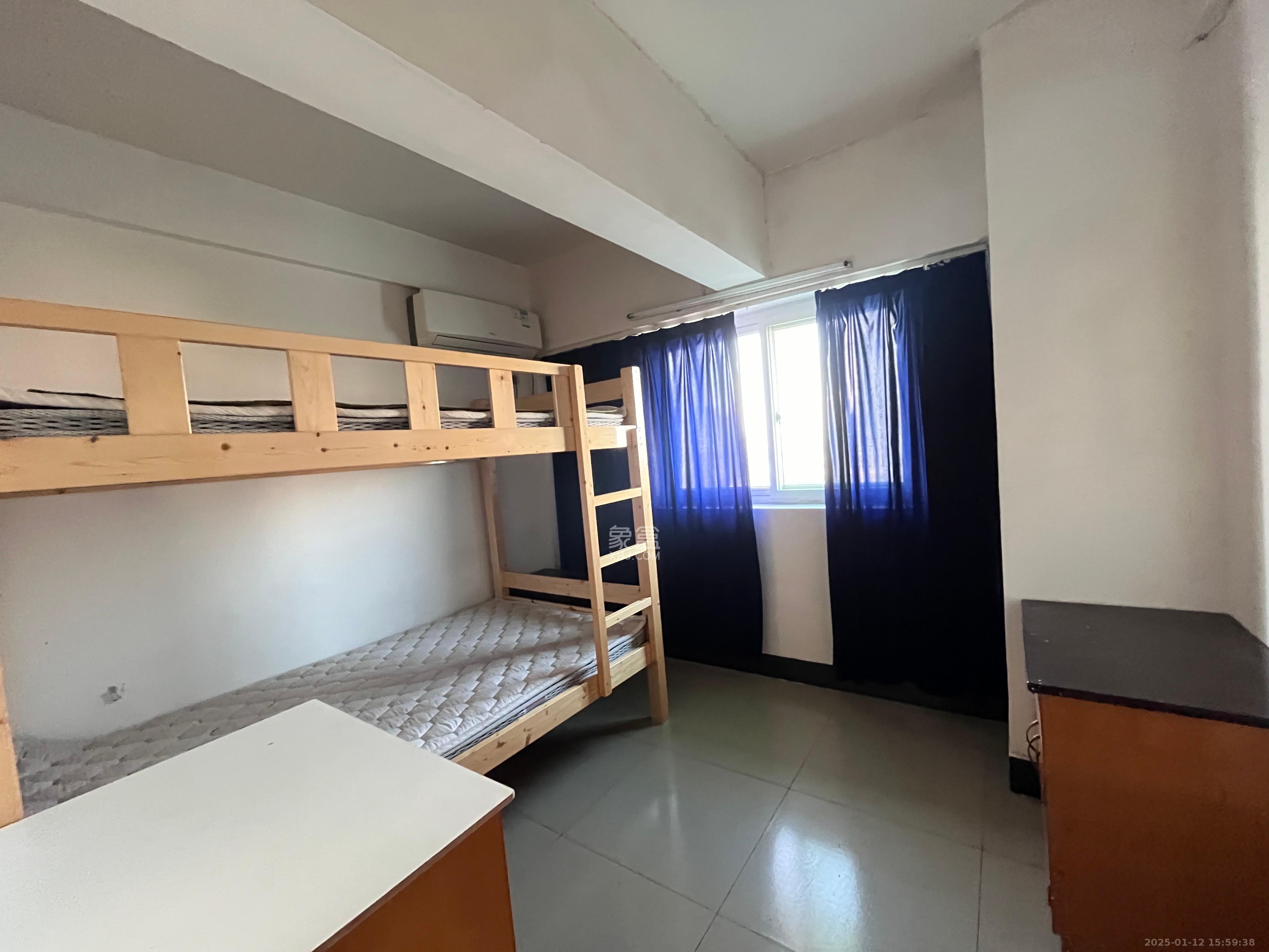 在水一方  4室2厅2卫   3200.00元/月室内图