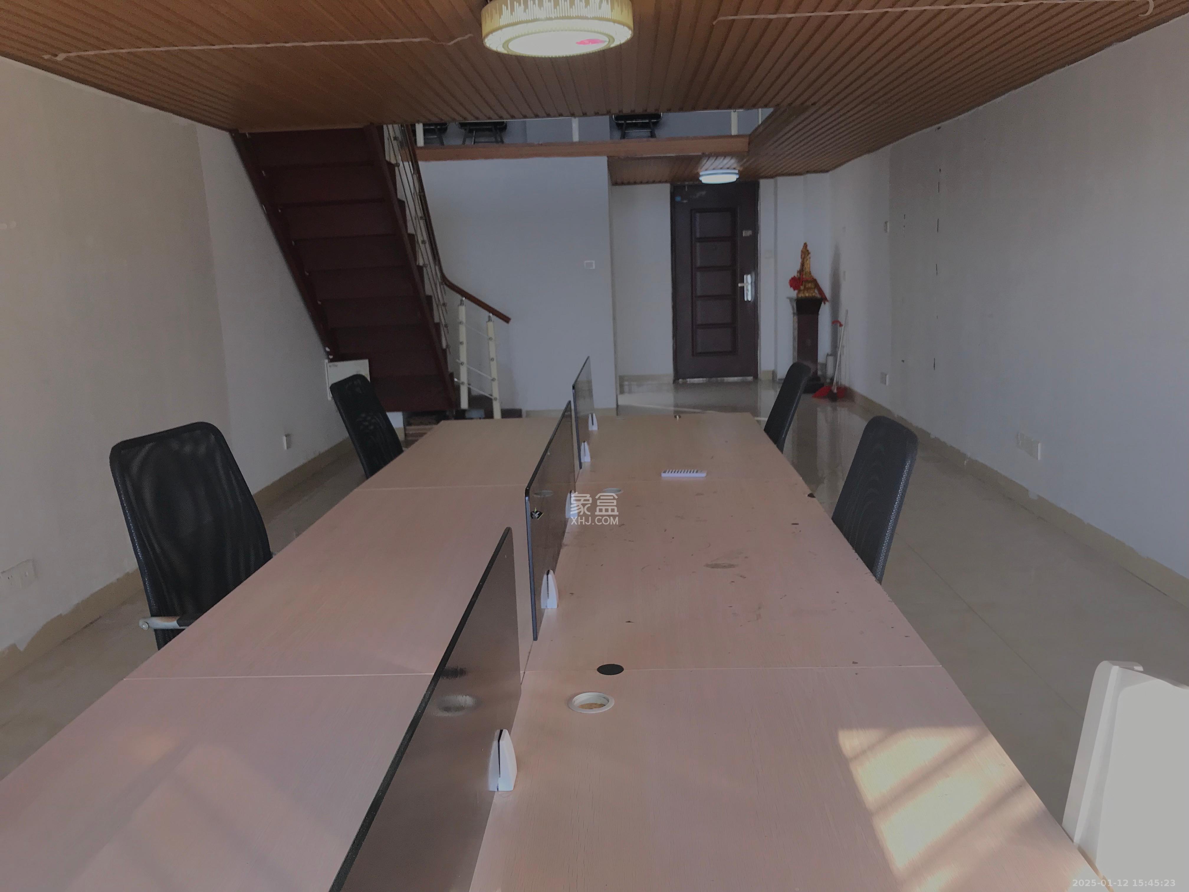 金科时代中心 1室1厅1卫 1500.0元/月 金科时代中心 1室1厅1卫 1500.0元/月室内图