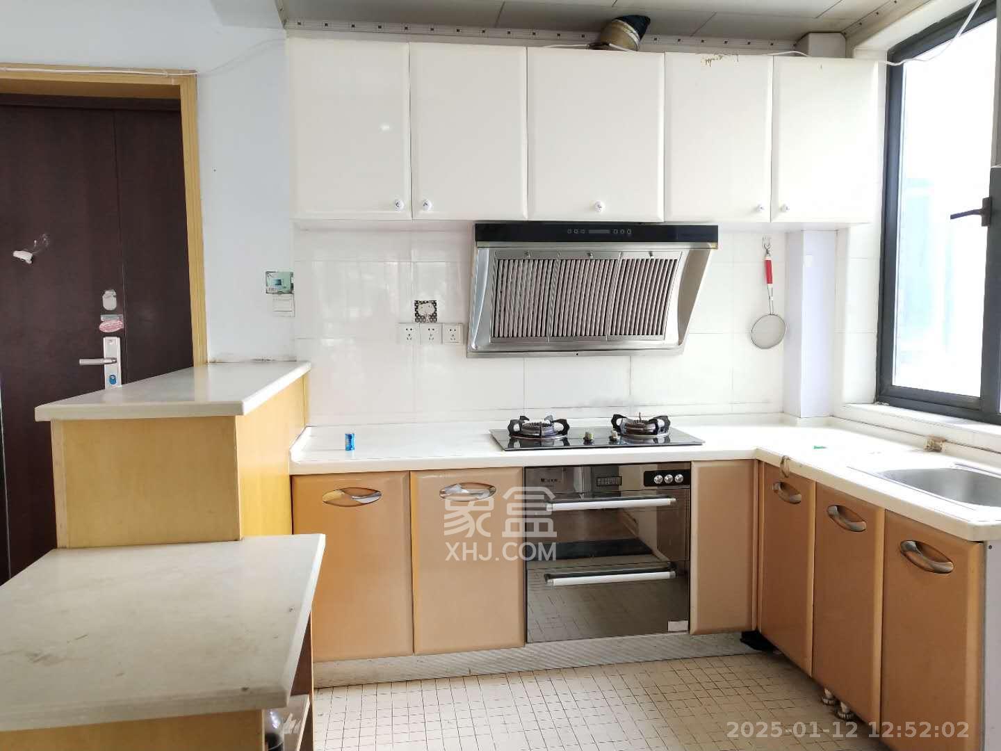 莱茵城  3室2厅2卫   2000.00元/月室内图