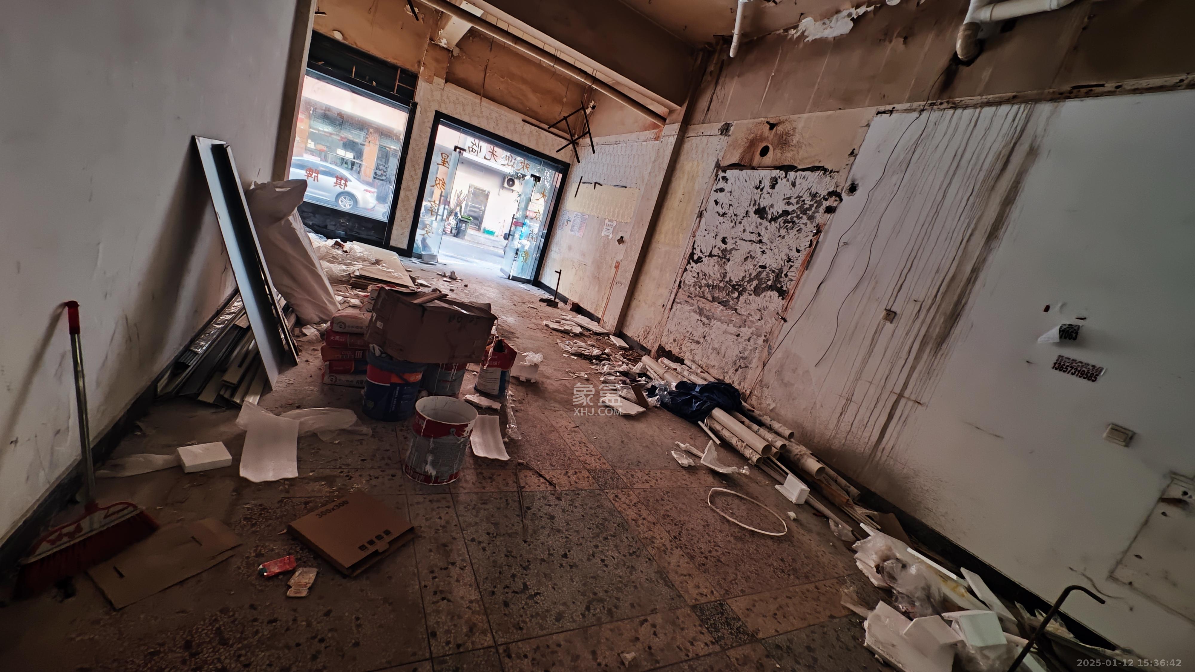 星沙六区 1室1厅1卫 2000.0元/月 星沙六区 1室1厅1卫 2000.0元/月室内图