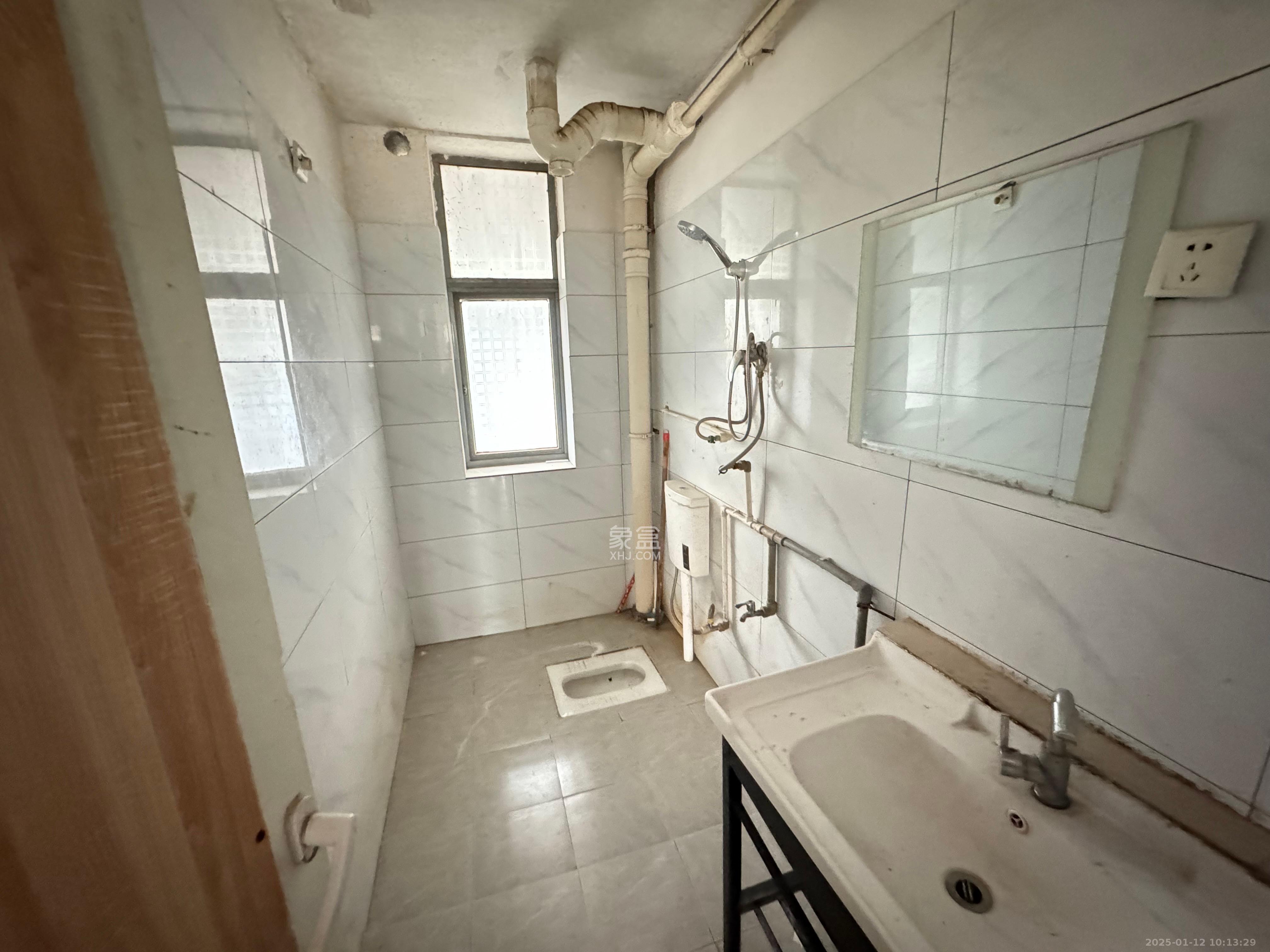 白沙世纪佳园 5室2厅2卫 3200.0元/月 白沙世纪佳园 5室2厅2卫 3200.0元/月室内图