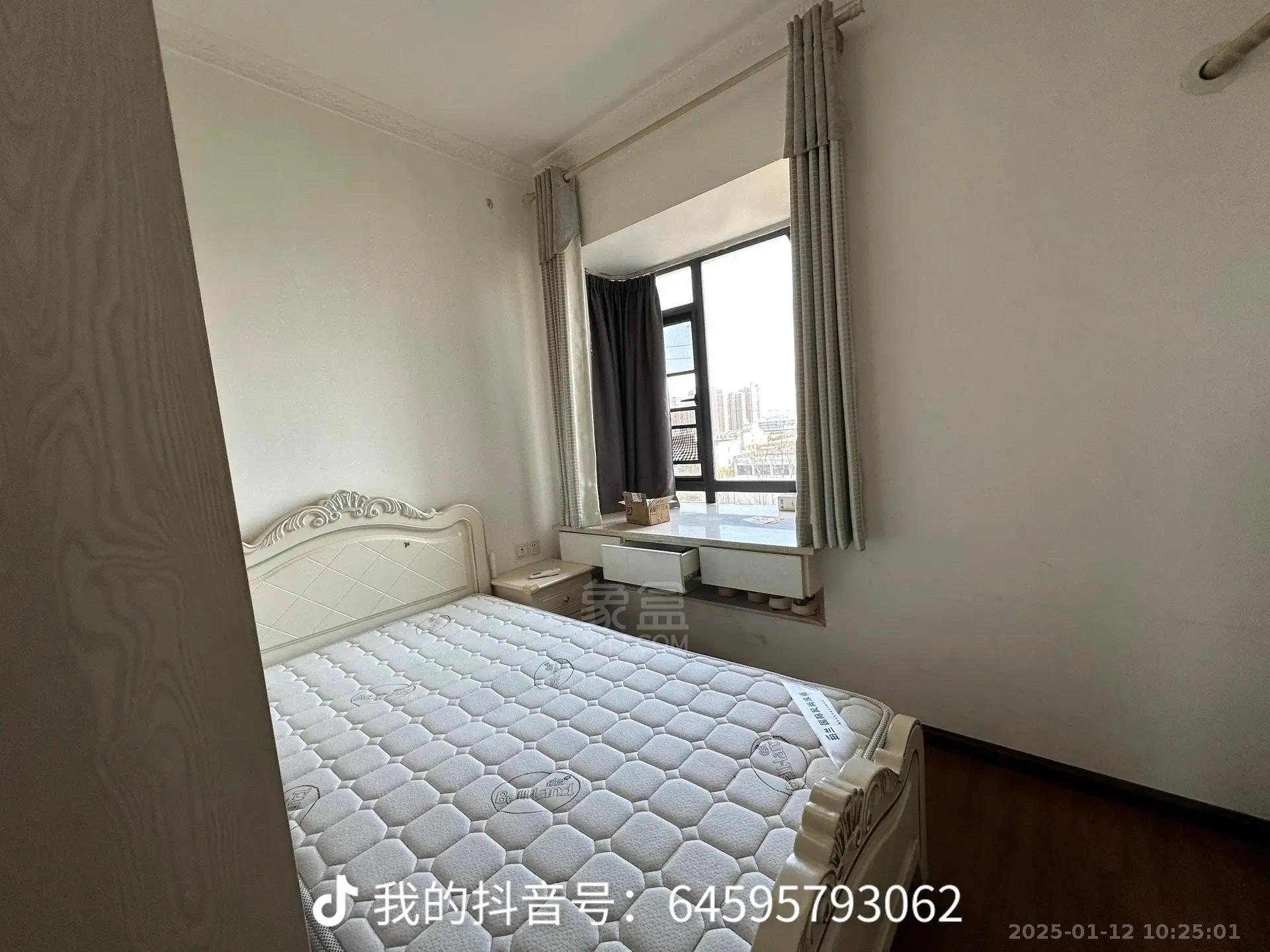 华晨御园  3室2厅2卫    2000.0元/月 华晨御园  3室2厅2卫    2000.0元/月室内图