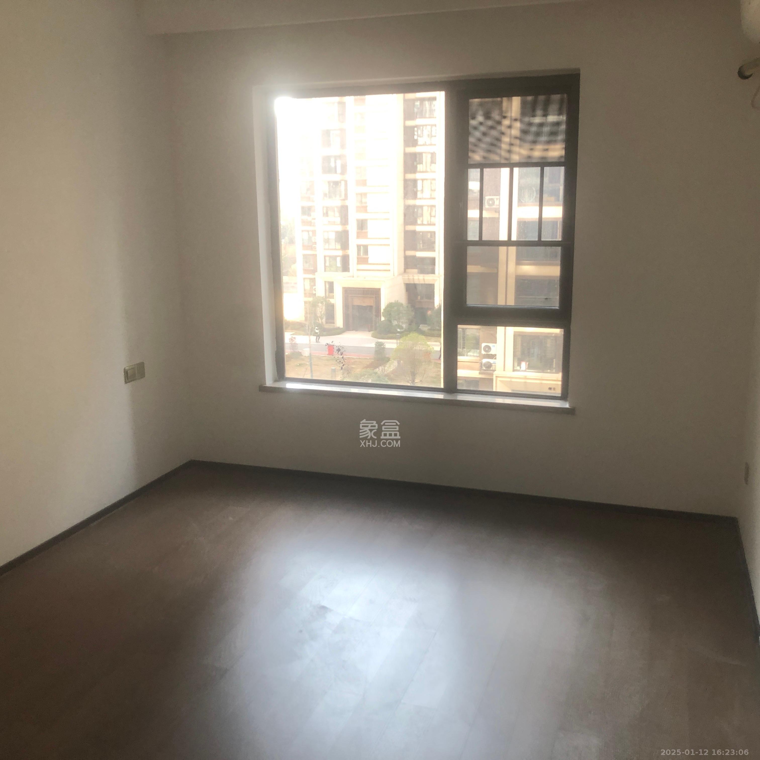 荣盛城 4室2厅2卫 2500.0元/月 荣盛城 4室2厅2卫 2500.0元/月室内图