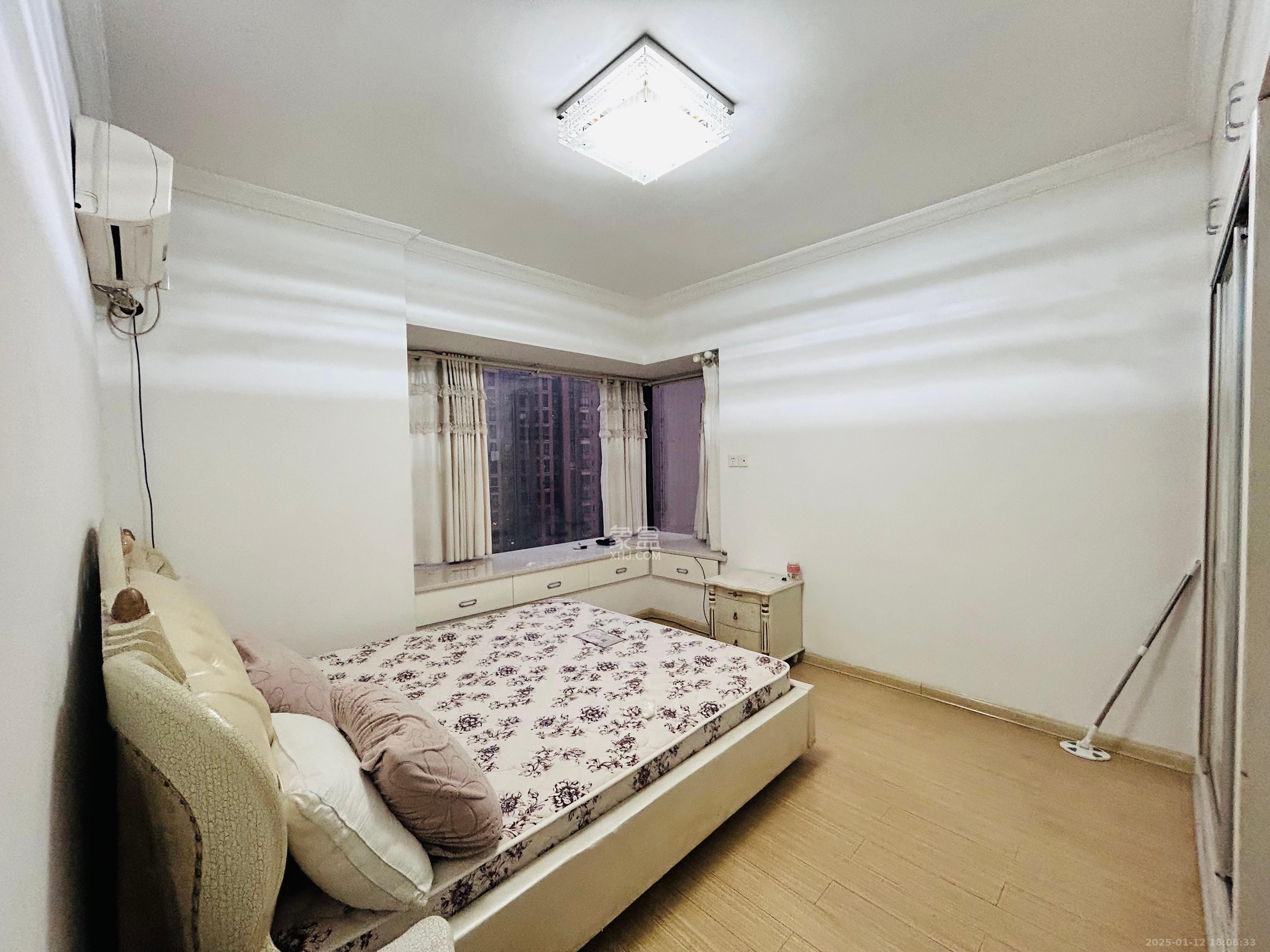 蓝山郡 3室2厅2卫 2000.0元/月 蓝山郡 3室2厅2卫 2000.0元/月室内图