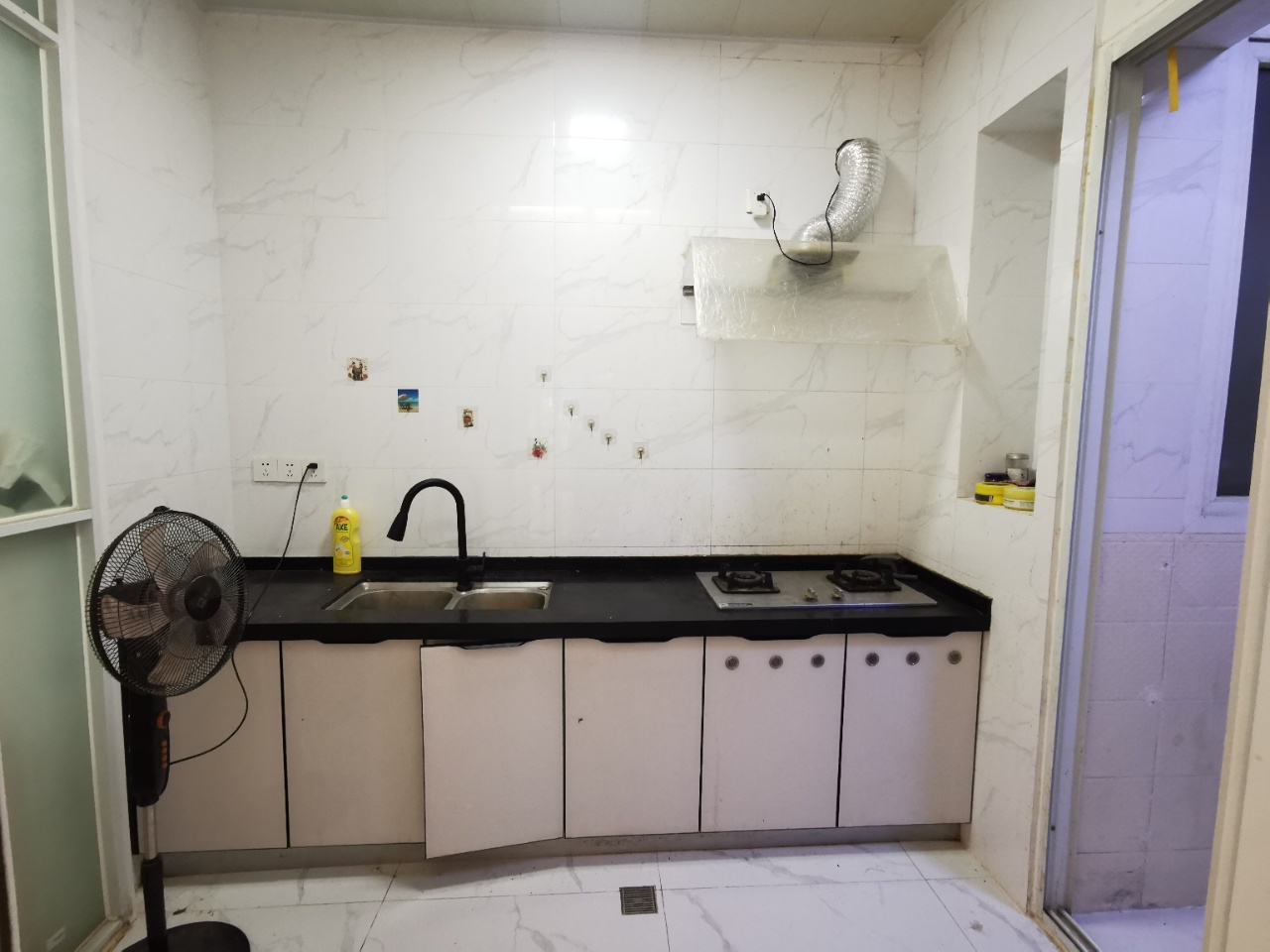 置地花园 4室2厅1卫 150.0万 置地花园 4室2厅1卫 150.0万客厅