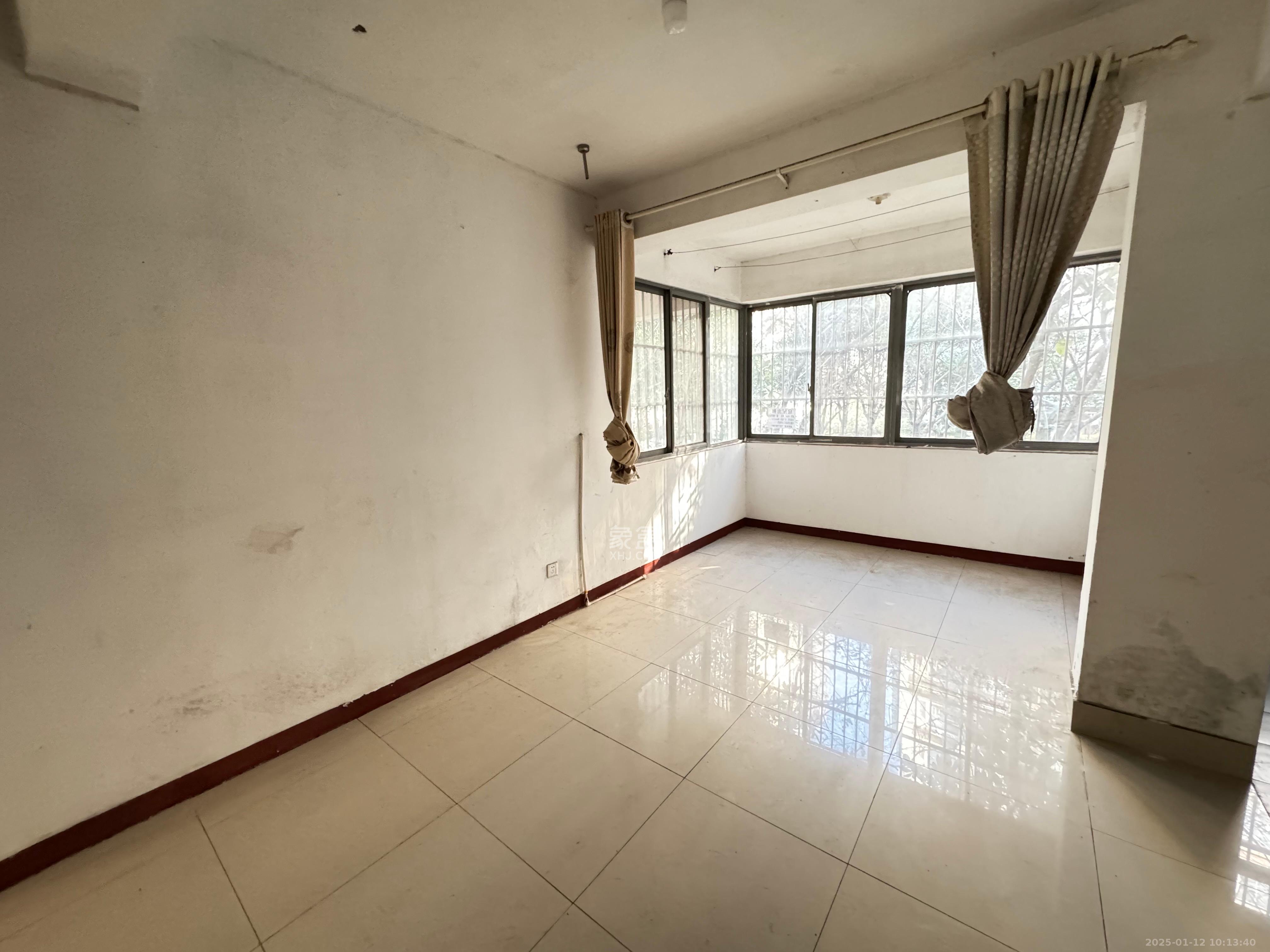 白沙世纪佳园 5室2厅2卫 3200.0元/月 白沙世纪佳园 5室2厅2卫 3200.0元/月室内图