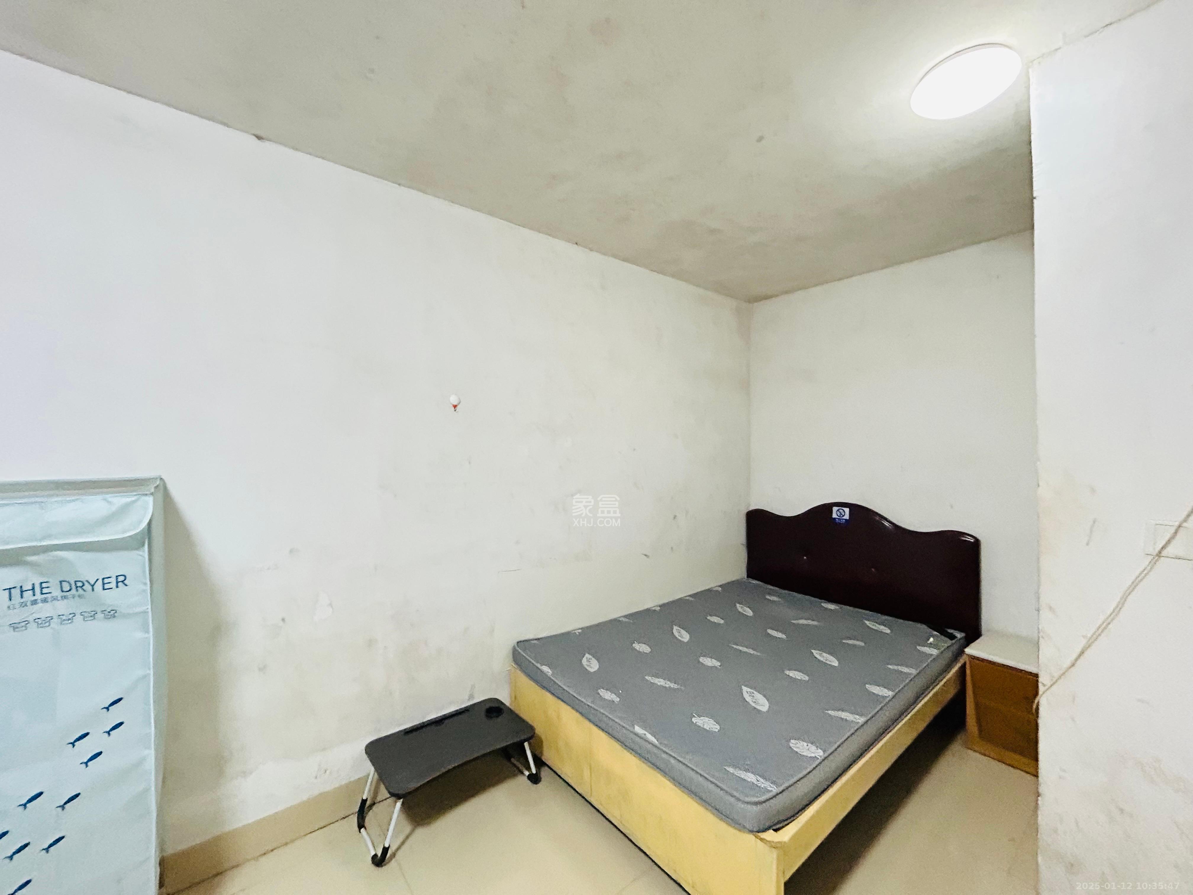 彩霞花园 3室1厅1卫 950.0元/月 彩霞花园 3室1厅1卫 950.0元/月室内图