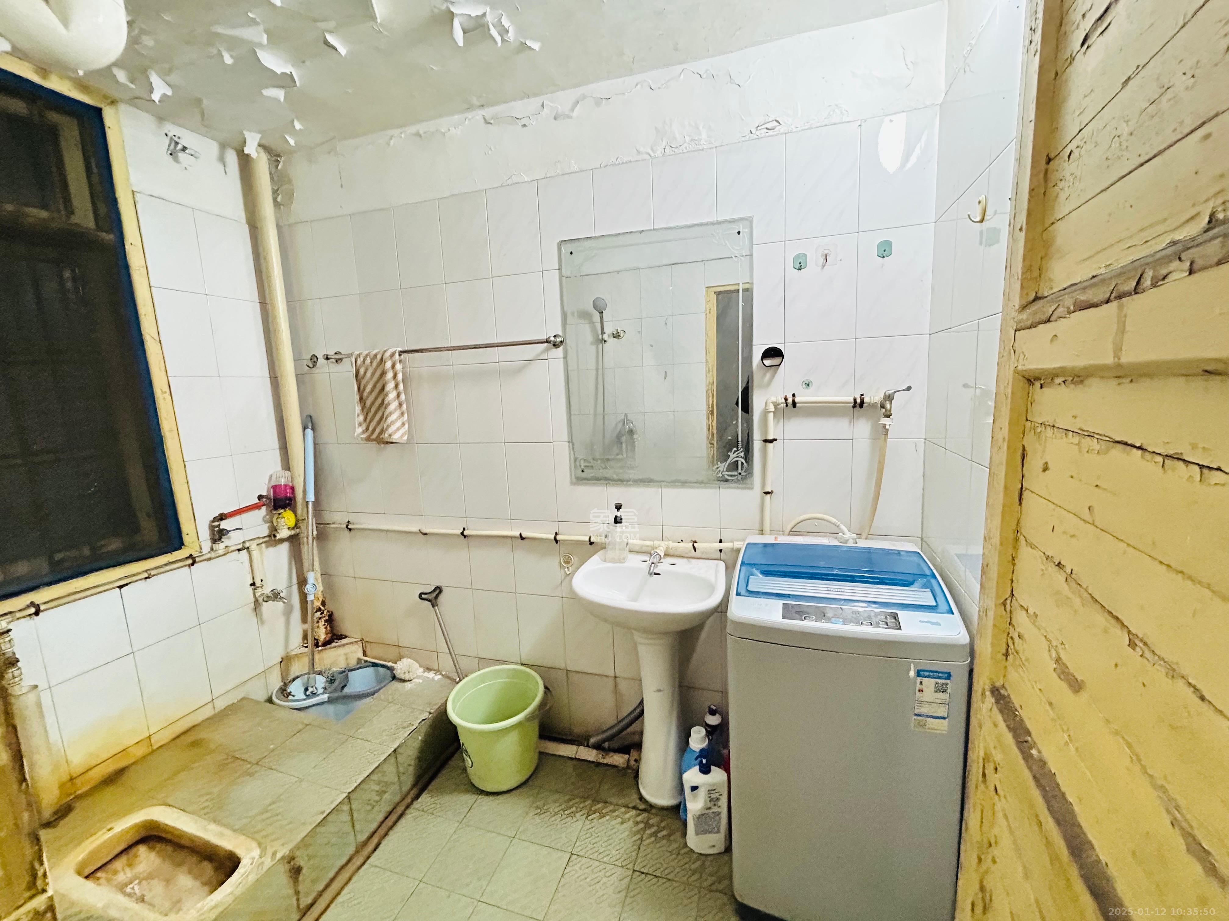 彩霞花园 3室1厅1卫 950.0元/月 彩霞花园 3室1厅1卫 950.0元/月室内图