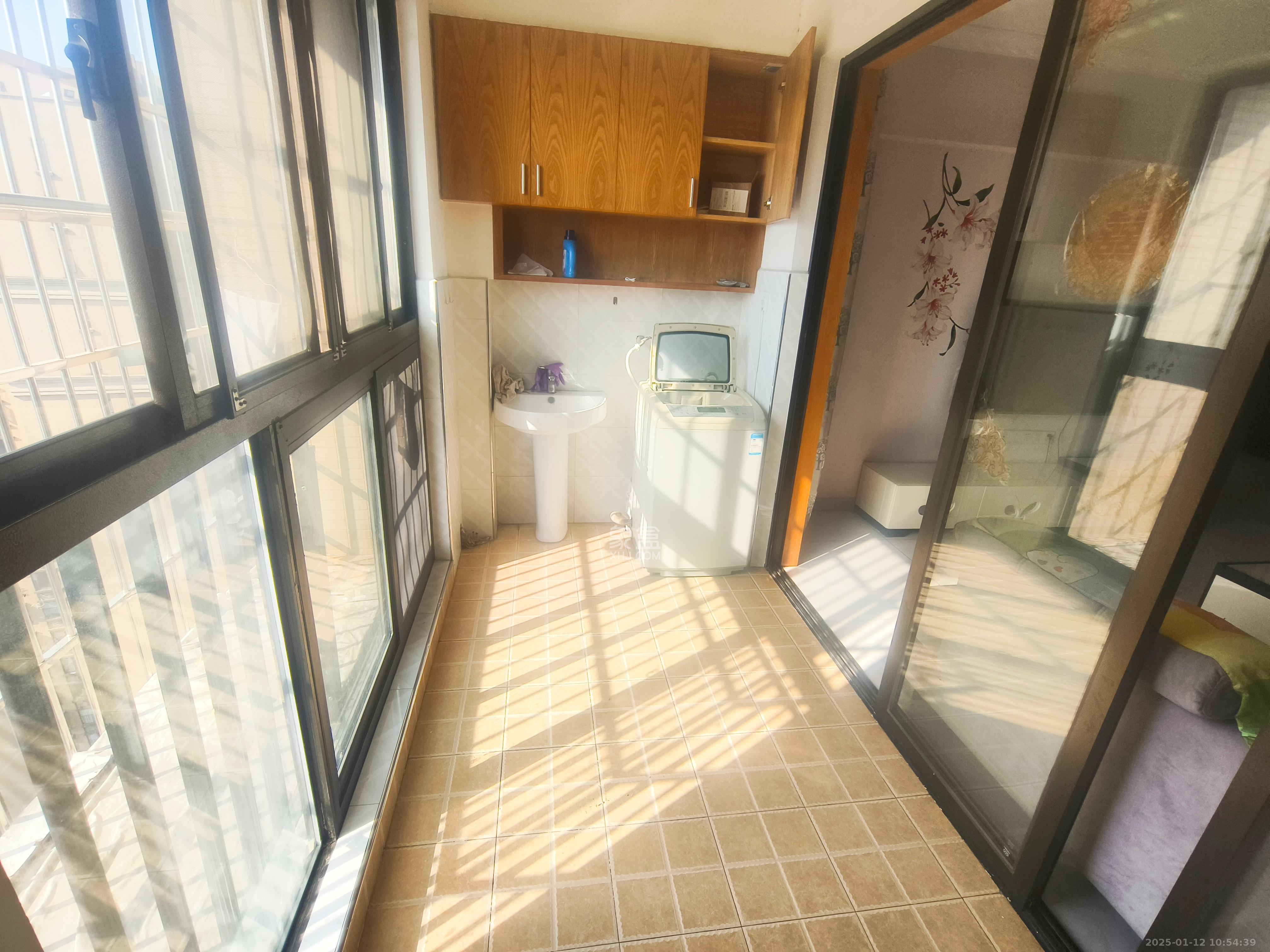 华润凤凰城三期 3室2厅1卫 1850.0元/月 华润凤凰城三期 3室2厅1卫 1850.0元/月室内图