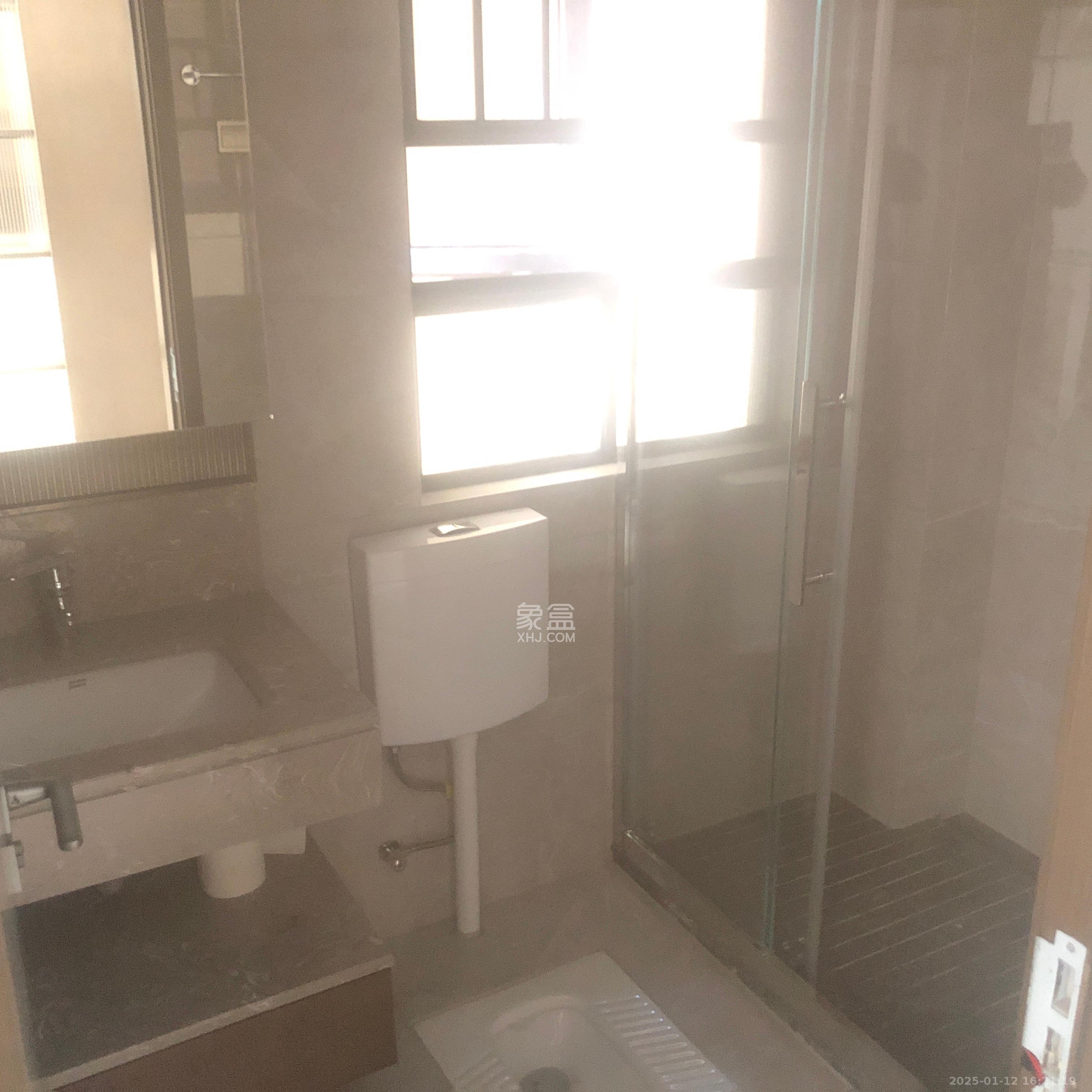 荣盛城  4室2厅2卫    2800.0元/月室内图