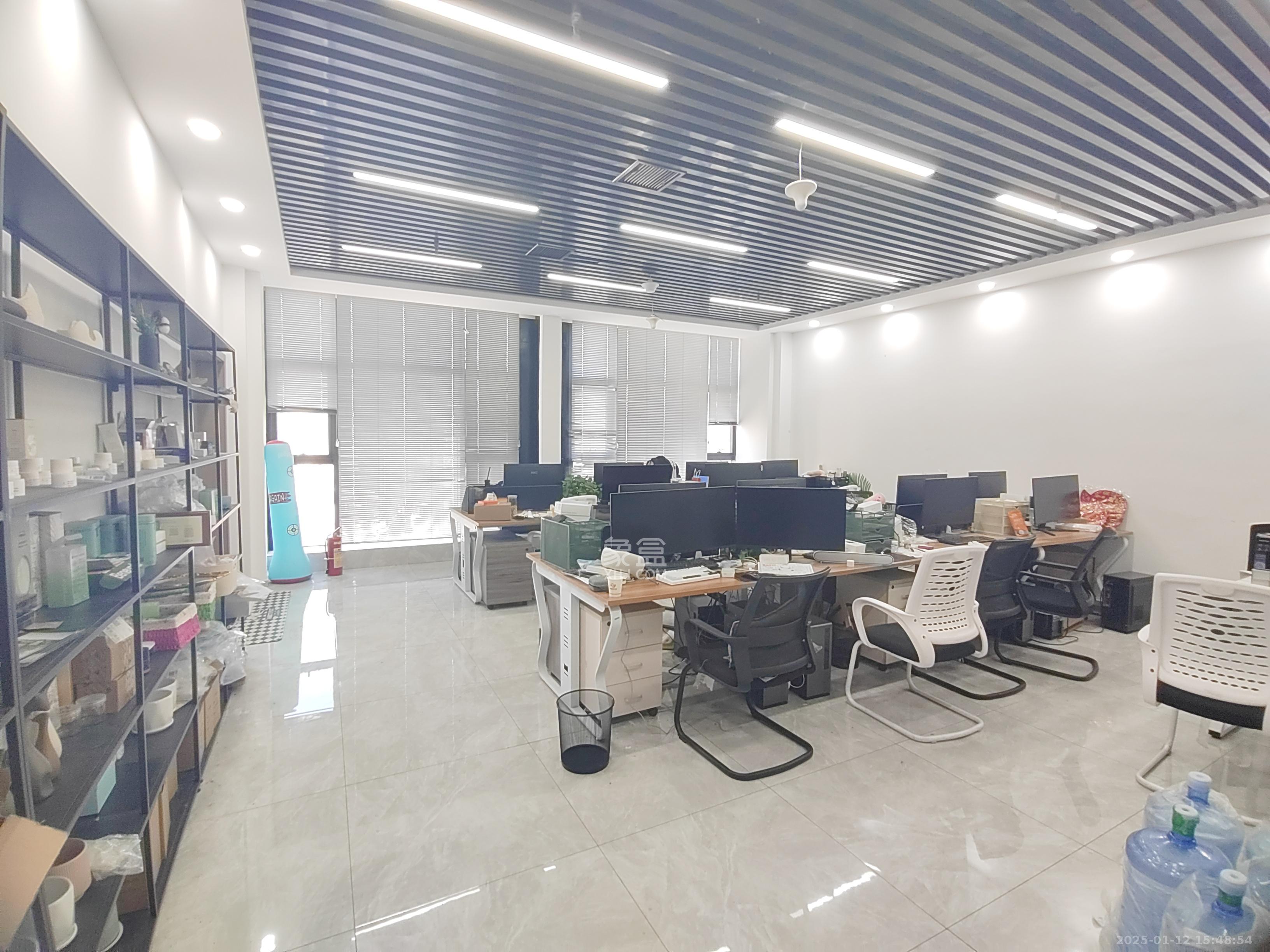 中一鲲出(鲲鹏府) 5室1厅1卫 22000.0元/月 中一鲲出(鲲鹏府) 5室1厅1卫 22000.0元/月室内图