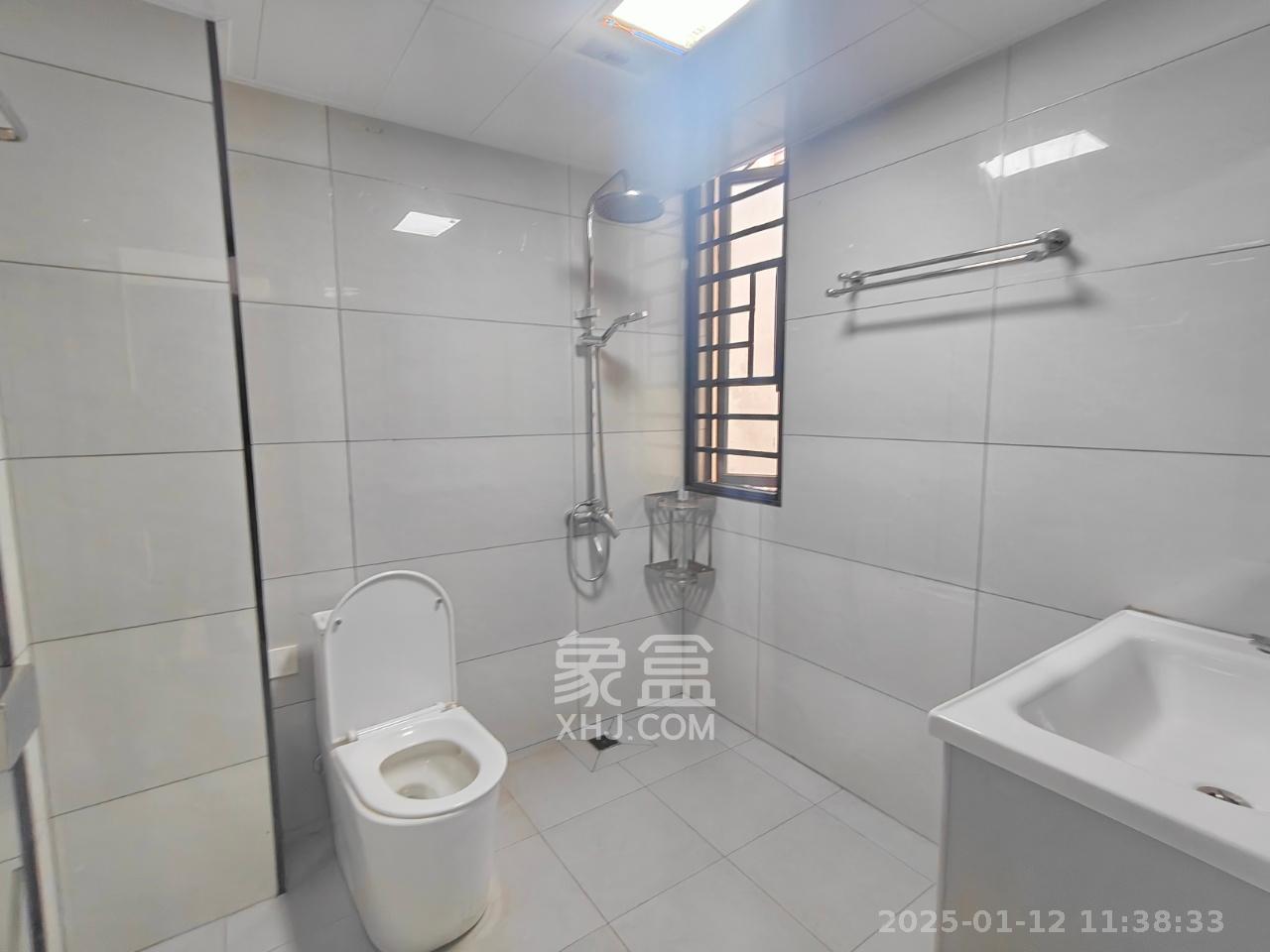 真人桥家园二期 3室2厅2卫 2200.0元/月 真人桥家园二期 3室2厅2卫 2200.0元/月室内图