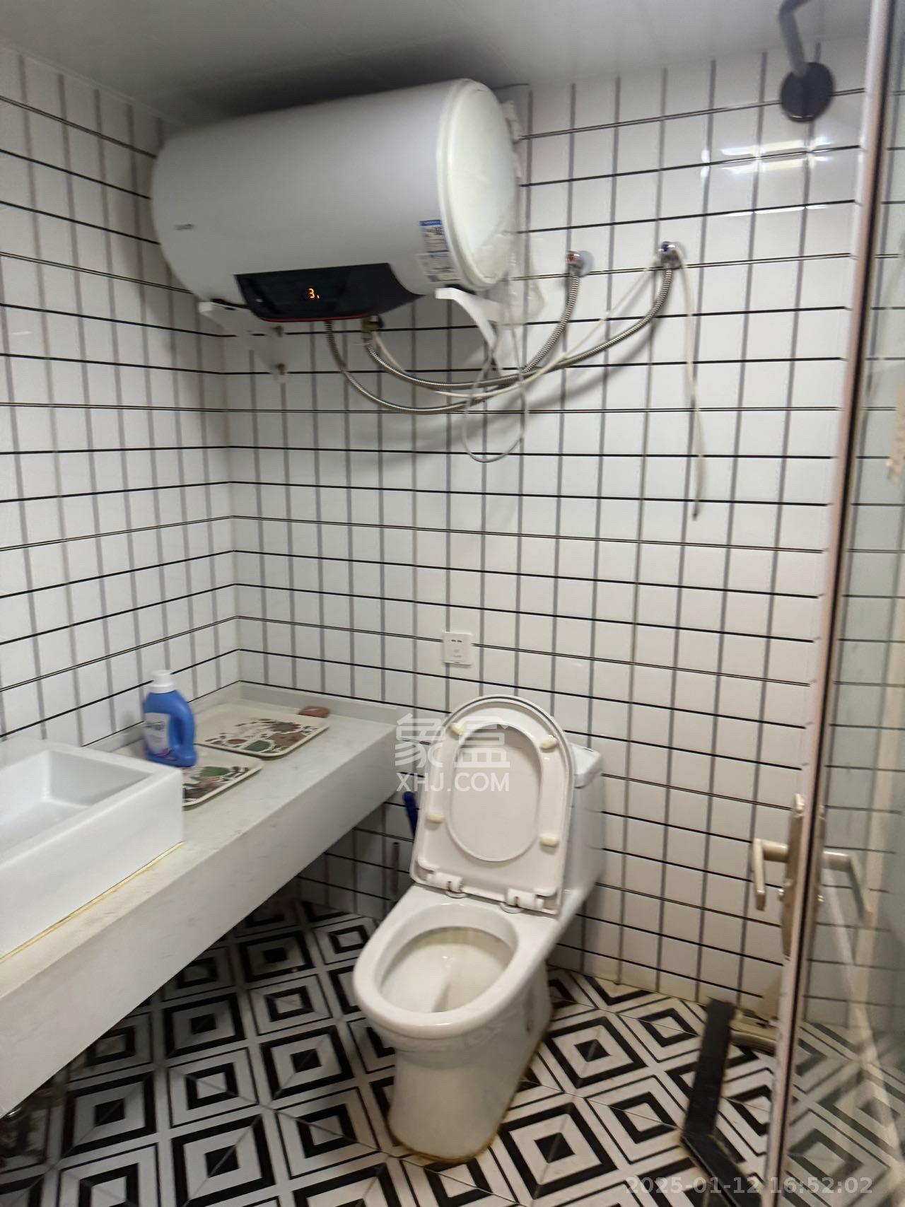 三角花园星城  1室0厅0卫    2200.0元/月 三角花园星城  1室0厅0卫    2200.0元/月室内图