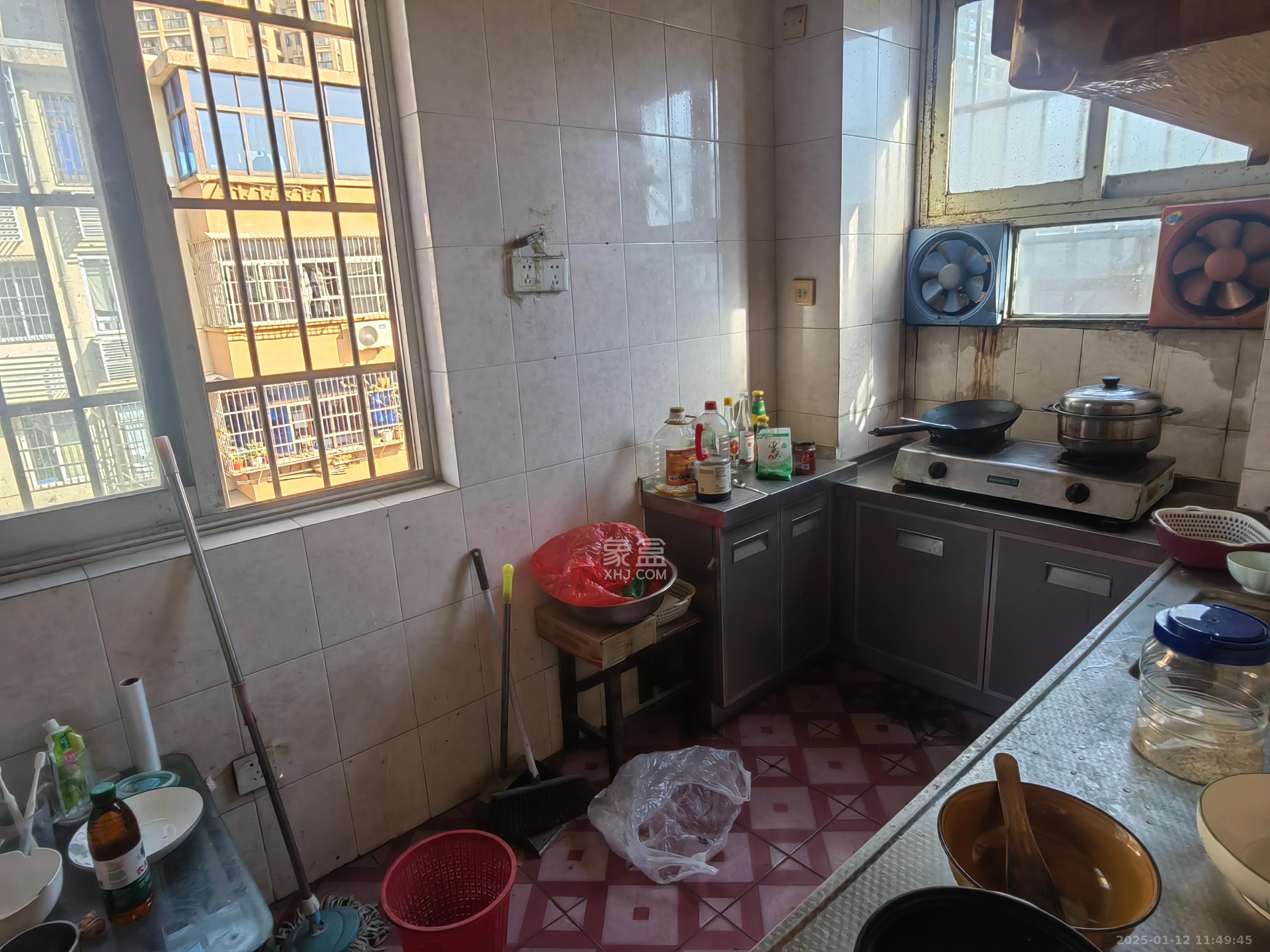 油铺街社区-人造板厂宿舍  3室2厅1卫   2000.00元/月室内图