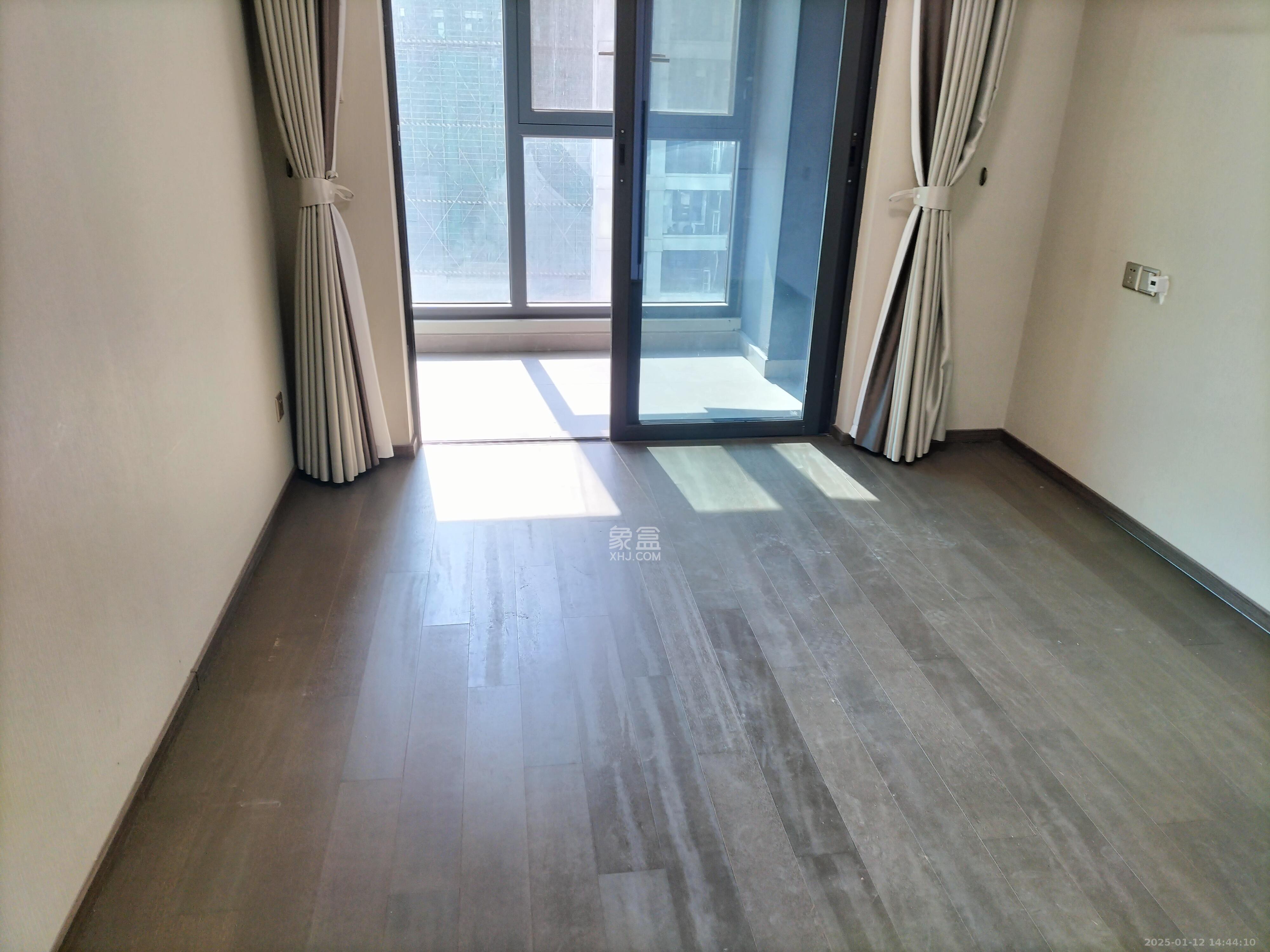 龙湖春江天曜一期 4室2厅2卫 4000.0元/月 龙湖春江天曜一期 4室2厅2卫 4000.0元/月室内图