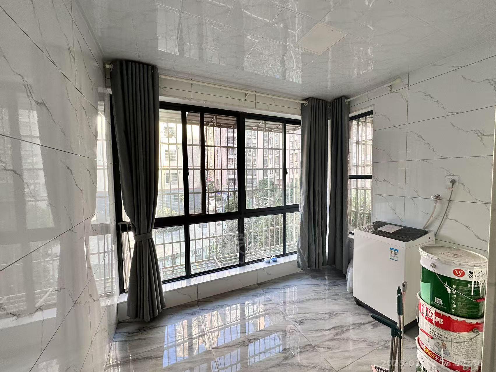 新塘家园安置小区 3室2厅2卫 1800.0元/月 新塘家园安置小区 3室2厅2卫 1800.0元/月室内图