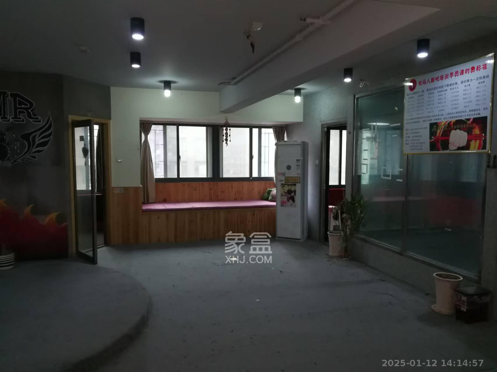 万博汇 1室0厅0卫 3500.0元/月 万博汇 1室0厅0卫 3500.0元/月室内图