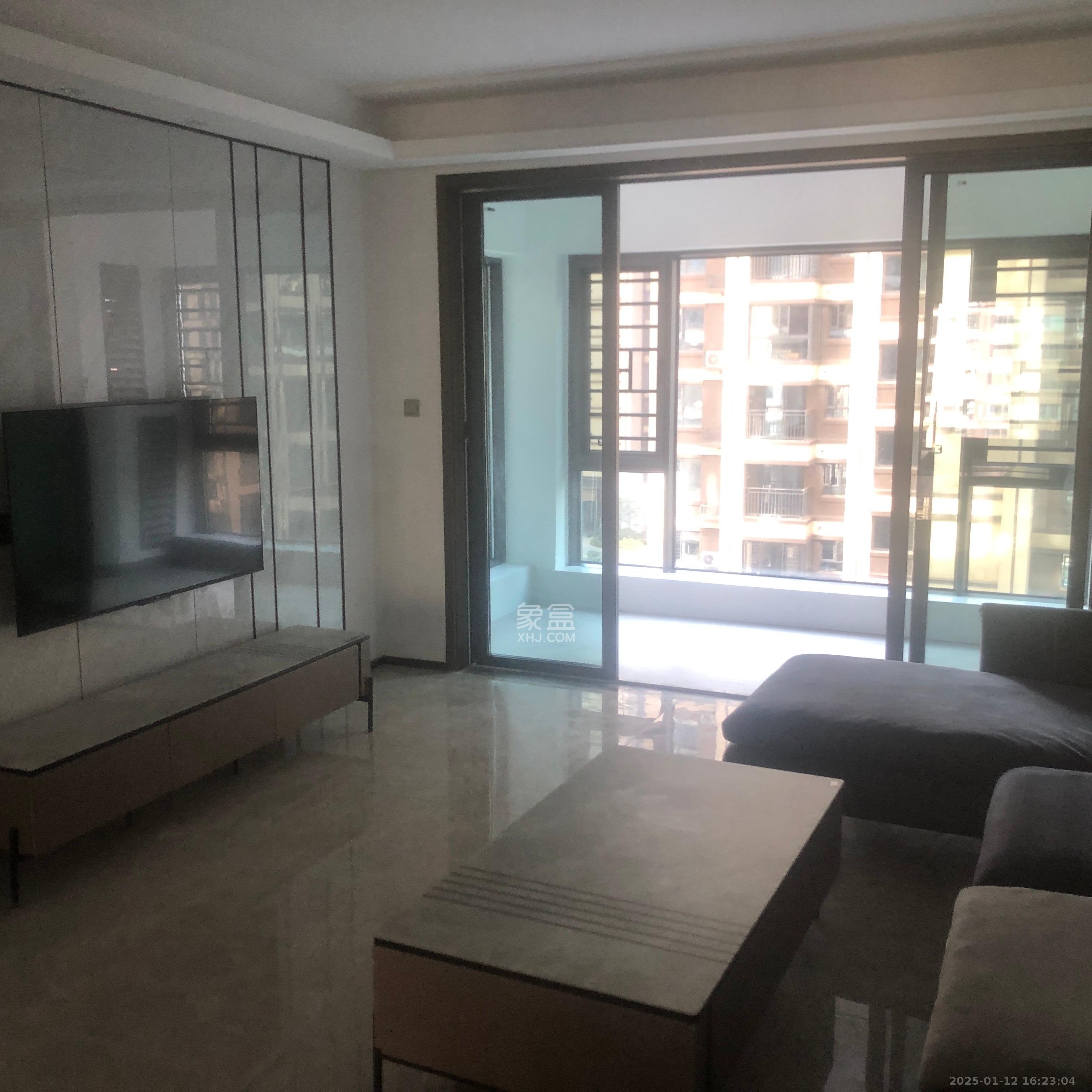 荣盛城 4室2厅2卫 2500.0元/月 荣盛城 4室2厅2卫 2500.0元/月室内图