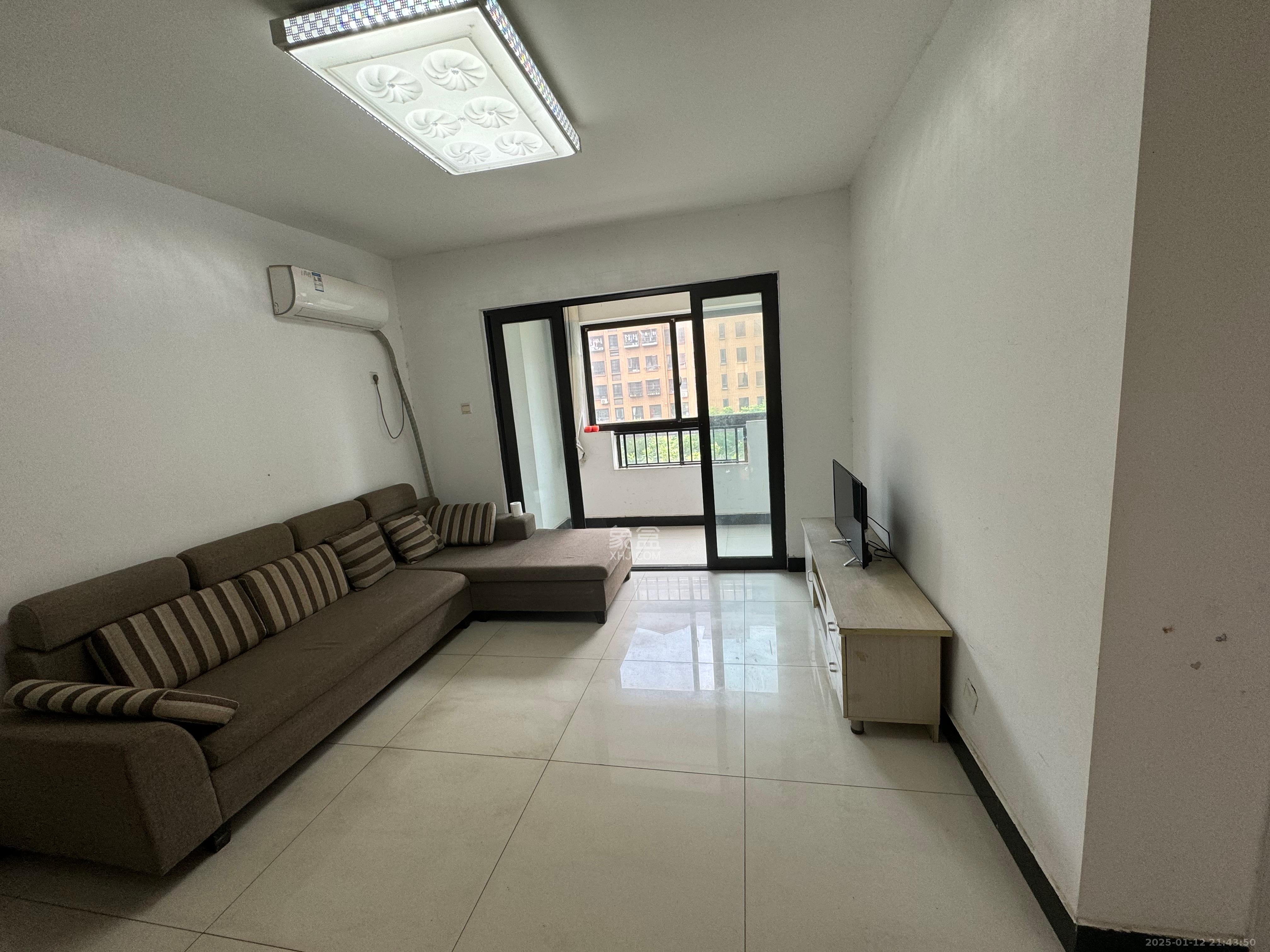 中信凯旋蓝岸(中信新城三期) 3室1厅1卫 2100.0元/月 中信凯旋蓝岸(中信新城三期) 3室1厅1卫 2100.0元/月室内图