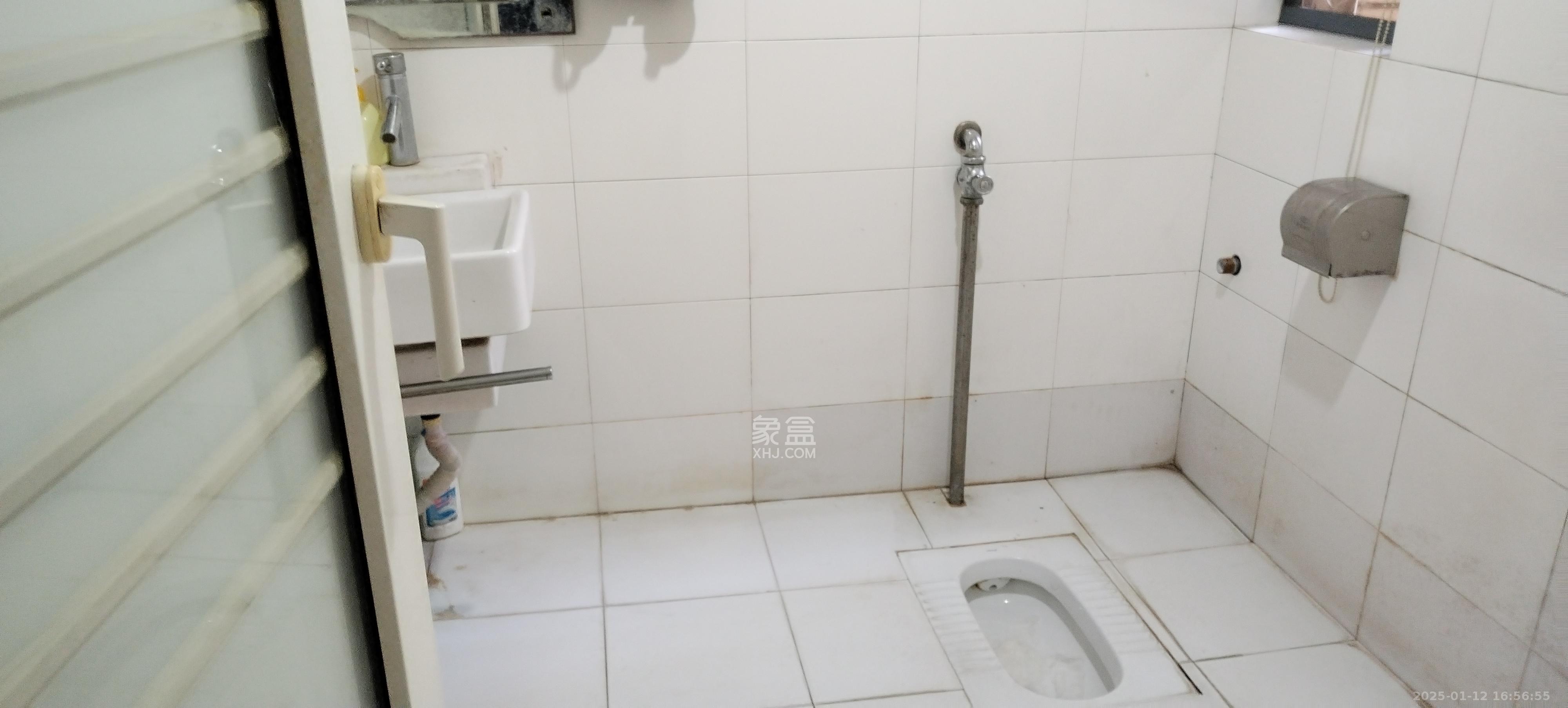 上海城小区  2室1厅1卫   2200.00元/月室内图