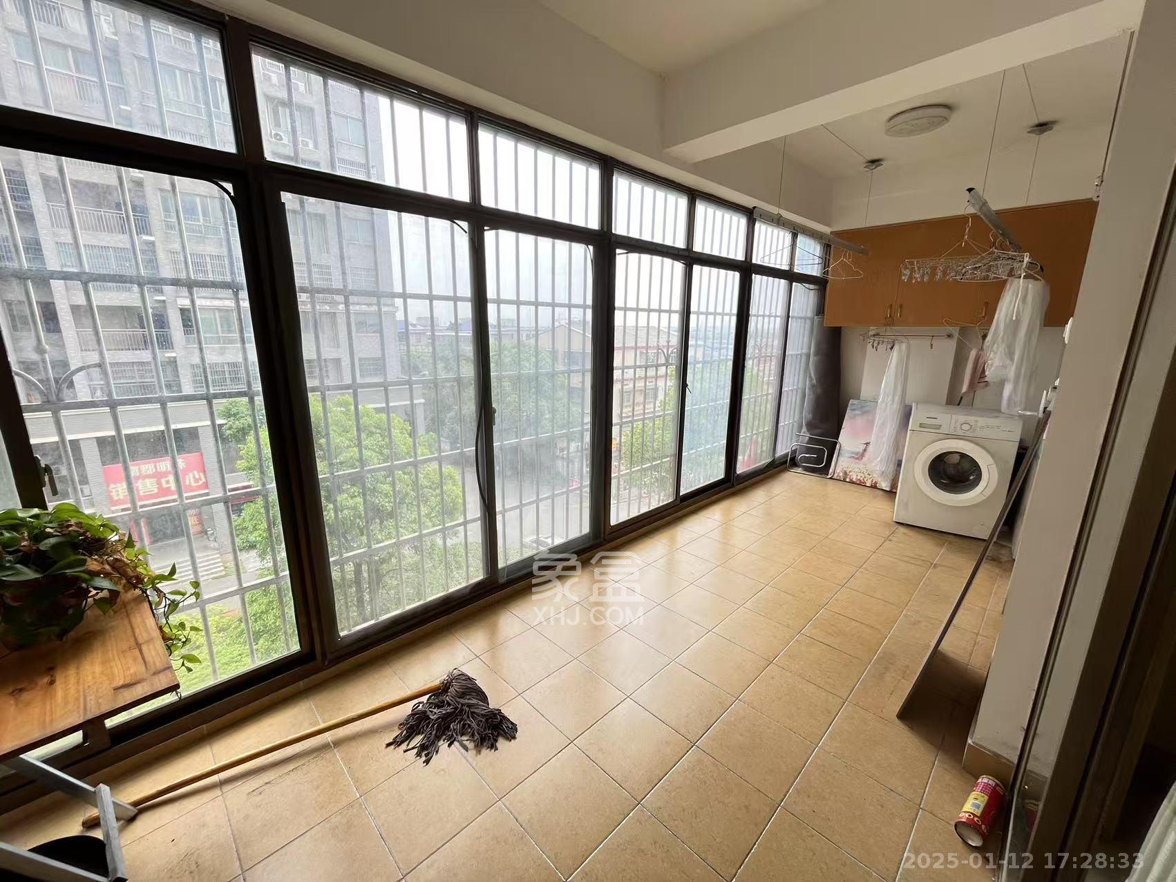 南郡明珠 3室2厅2卫 1600.0元/月 南郡明珠 3室2厅2卫 1600.0元/月室内图