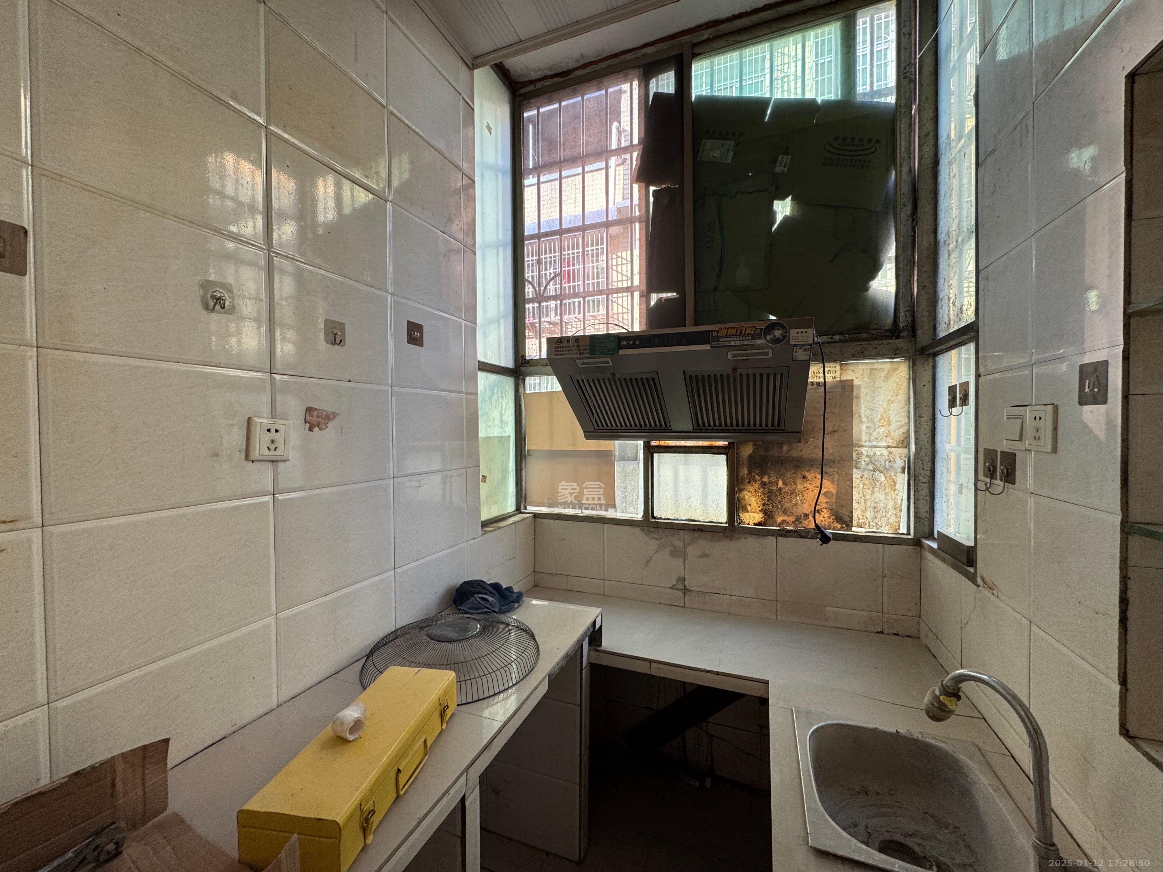 箭弓山小区 1室1厅1卫 1000.0元/月 箭弓山小区 1室1厅1卫 1000.0元/月室内图