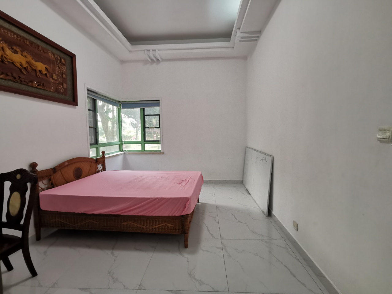 置地花园 4室2厅1卫 150.0万 置地花园 4室2厅1卫 150.0万客厅