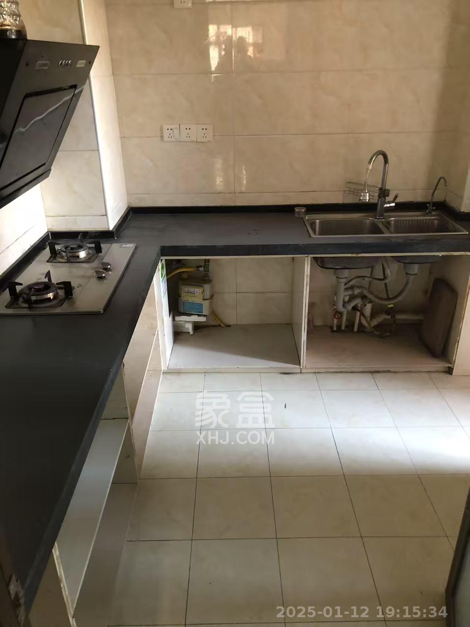 山水嘉园 3室2厅1卫 1800.0元/月 山水嘉园 3室2厅1卫 1800.0元/月室内图