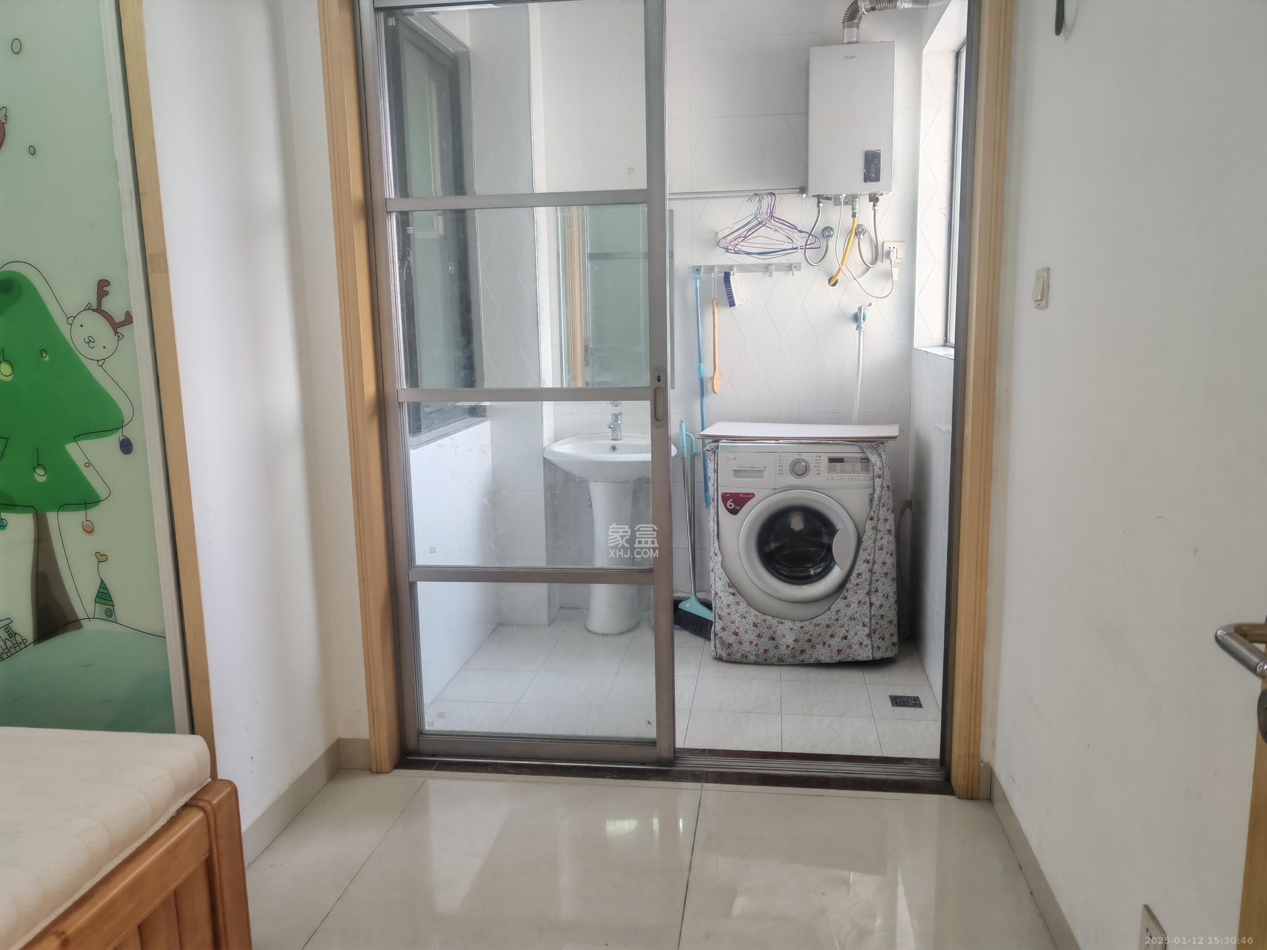 和庄  3室2厅1卫   1900.00元/月室内图