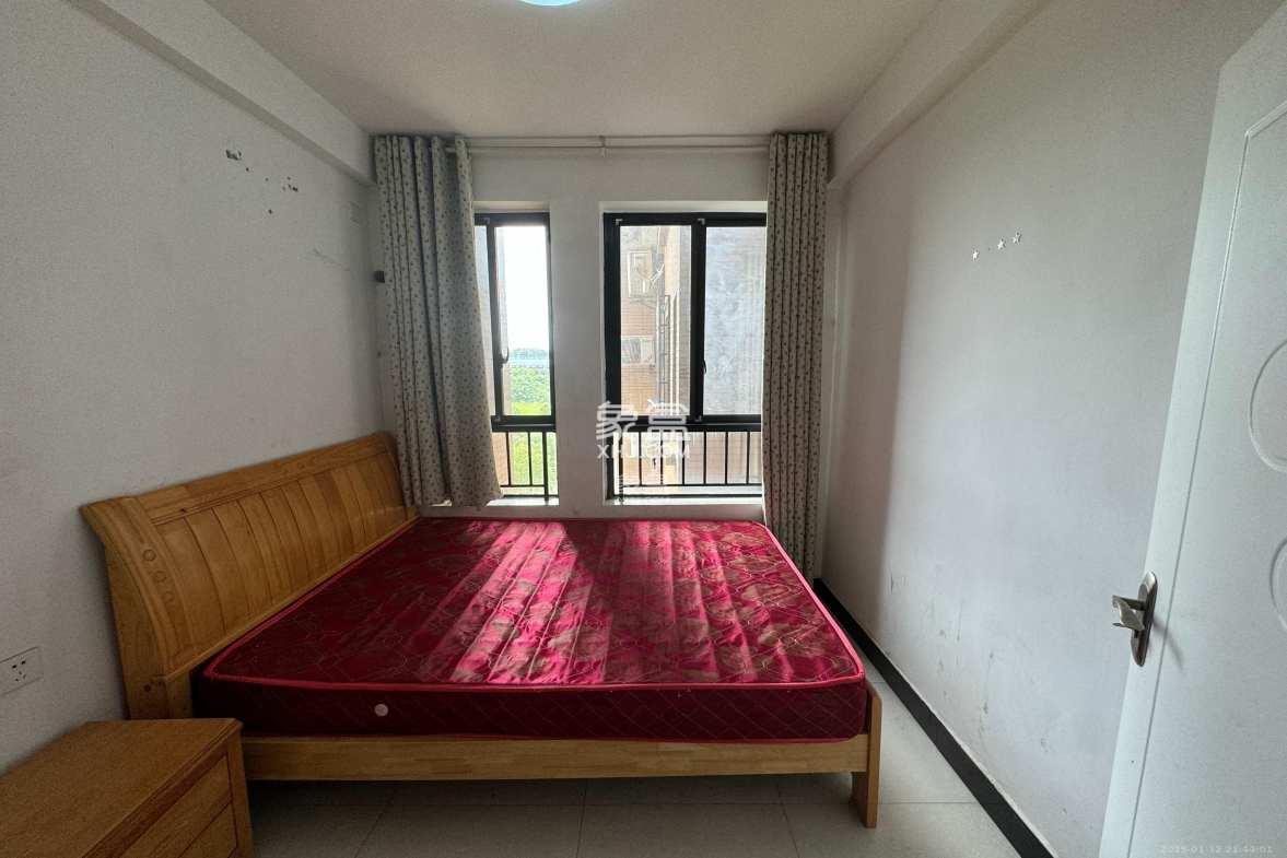 中信凯旋蓝岸(中信新城三期) 3室1厅1卫 2100.0元/月 中信凯旋蓝岸(中信新城三期) 3室1厅1卫 2100.0元/月室内图