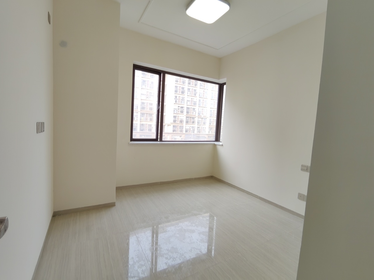 鲁能海蓝园筑  3室2厅1卫    115.0万 鲁能海蓝园筑  3室2厅1卫    115.0万室内图