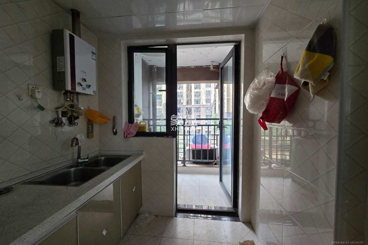 湘熙水郡(观澜海赋家园) 4室2厅2卫 3100.0元/月 湘熙水郡(观澜海赋家园) 4室2厅2卫 3100.0元/月室内图