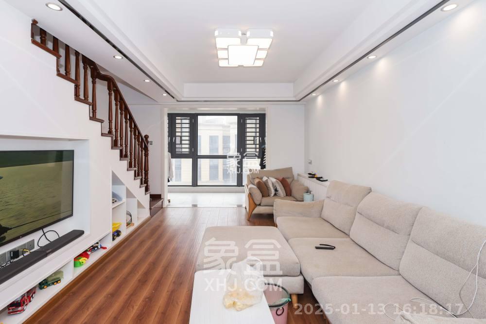 保利麓谷林语F区 4室2厅2卫 4000.0元/月 保利麓谷林语F区 4室2厅2卫 4000.0元/月室内图