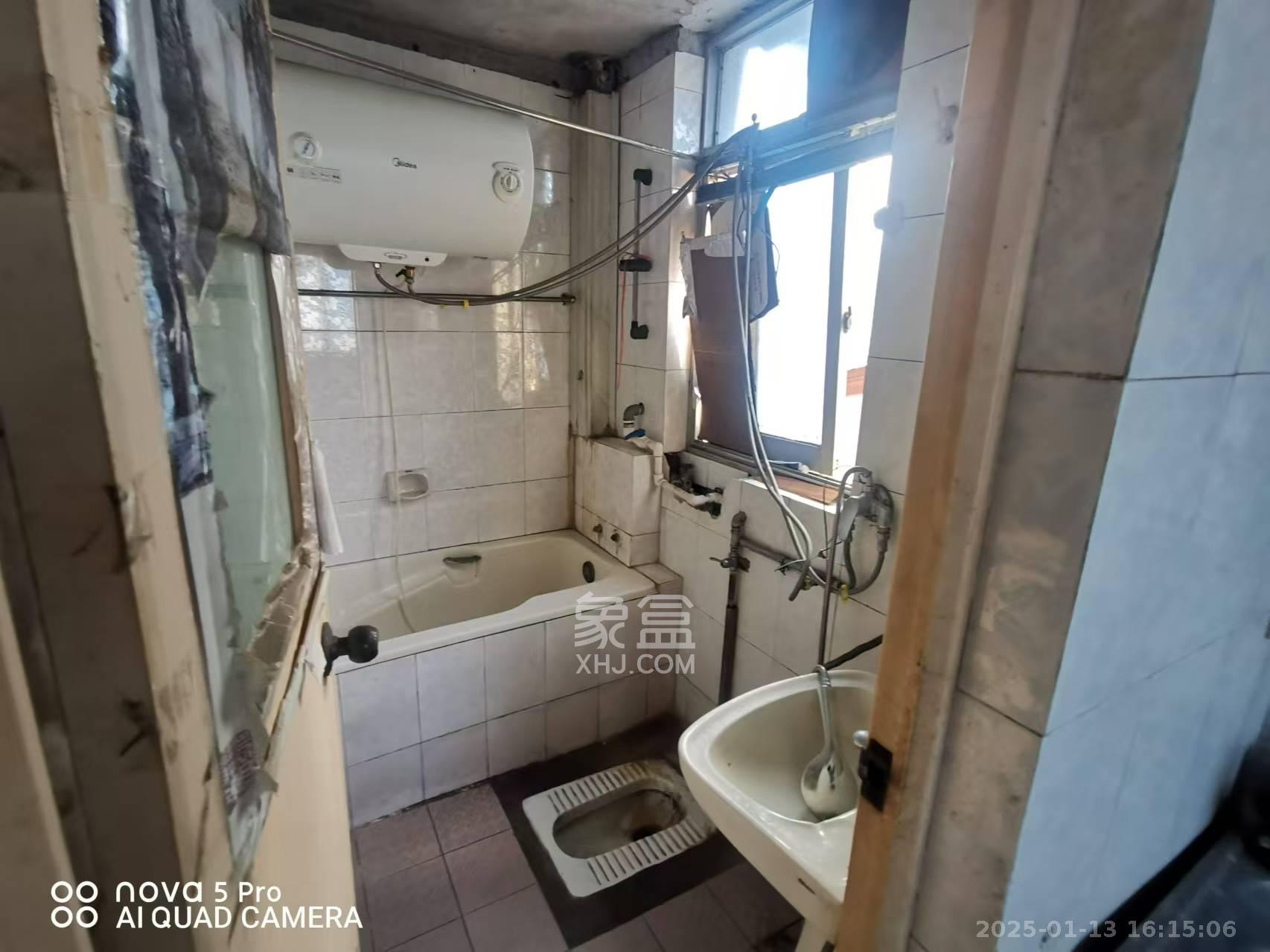 肇家（嘉）坪散盘  3室2厅2卫    2300.0元/月室内图