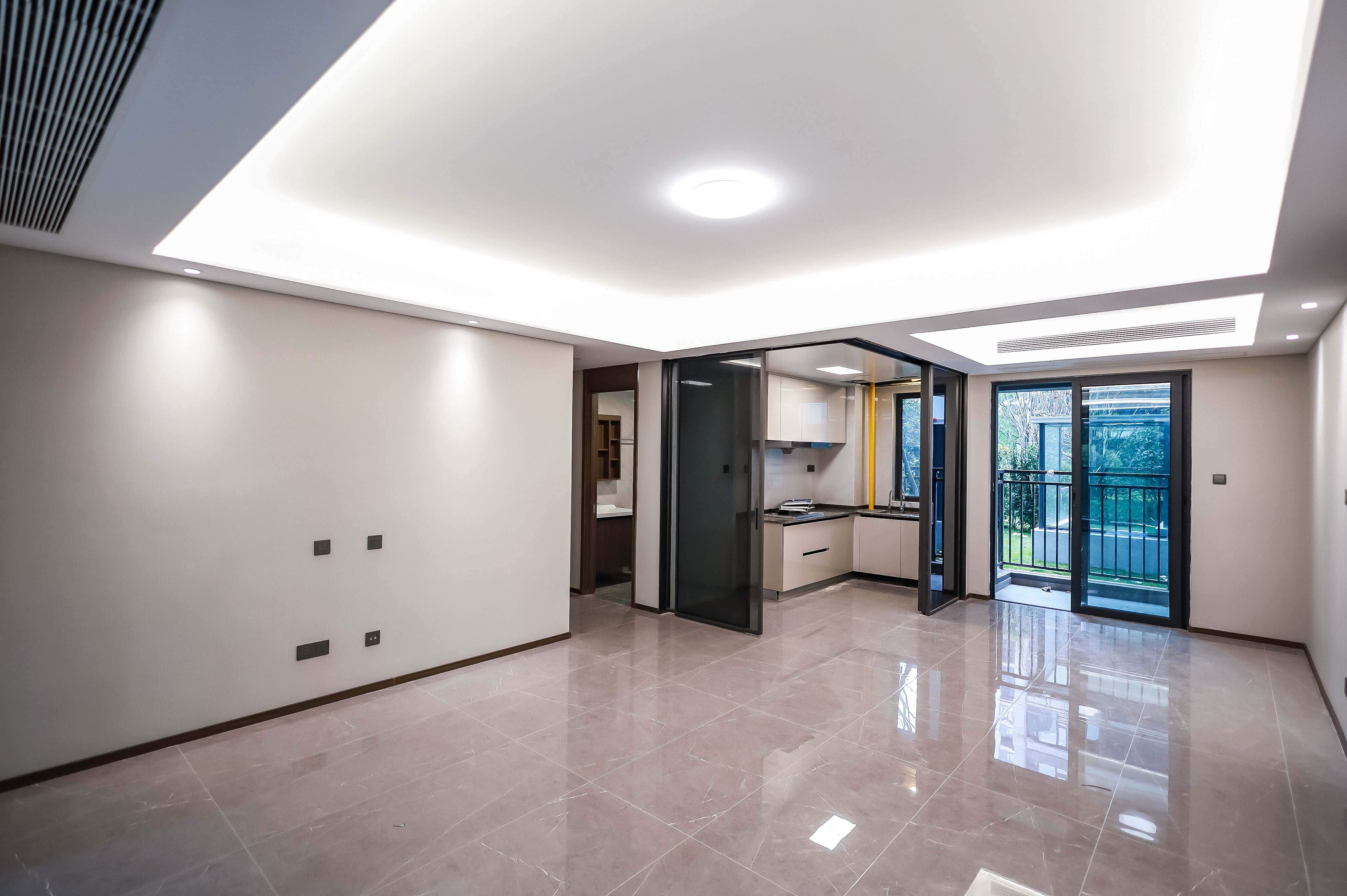 龙湖舜山府  4室2厅2卫    195.0万客厅