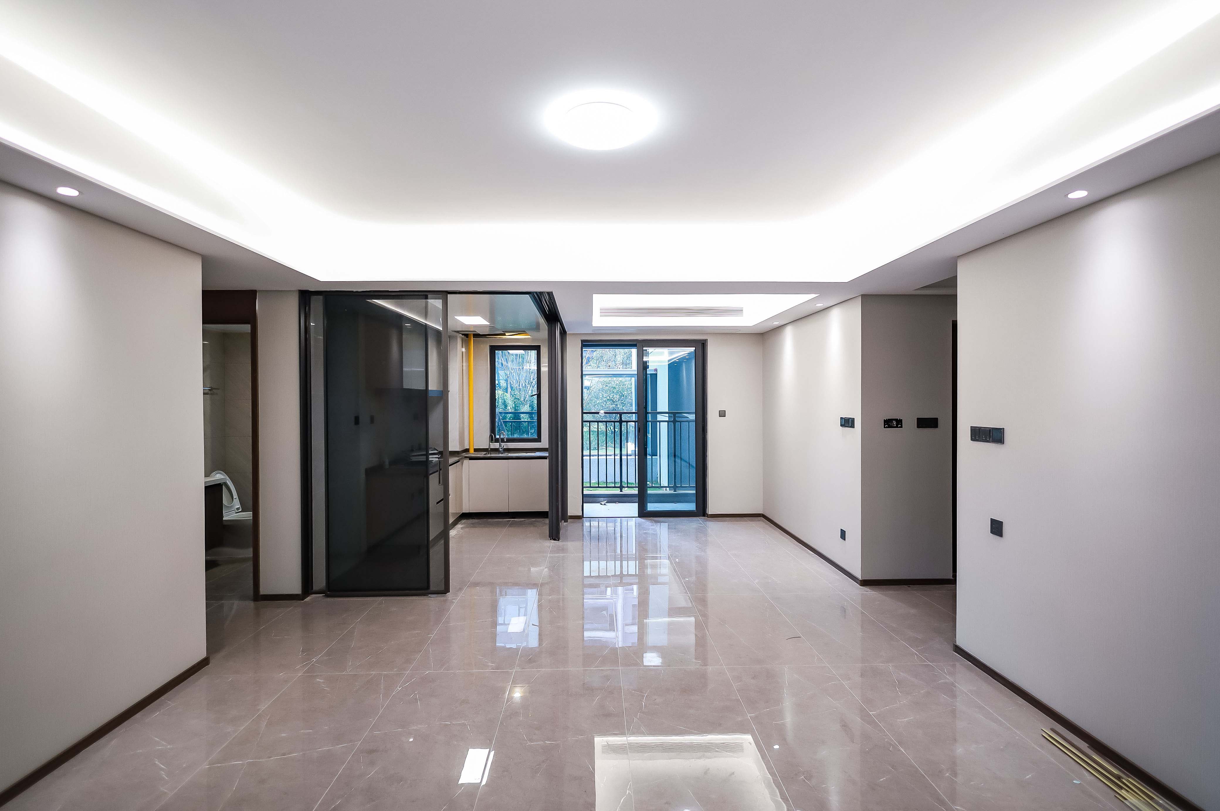 龙湖舜山府  4室2厅2卫    195.0万客厅