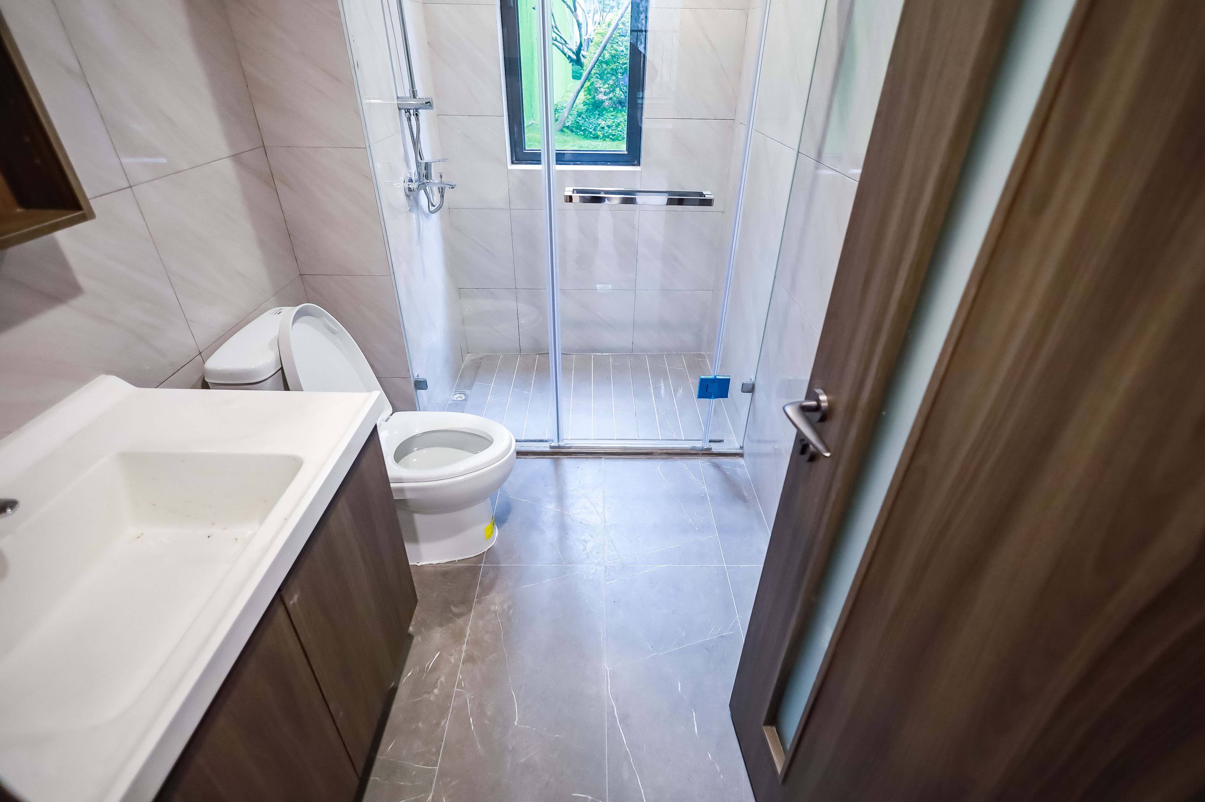 龙湖舜山府  4室2厅2卫    195.0万卫生间