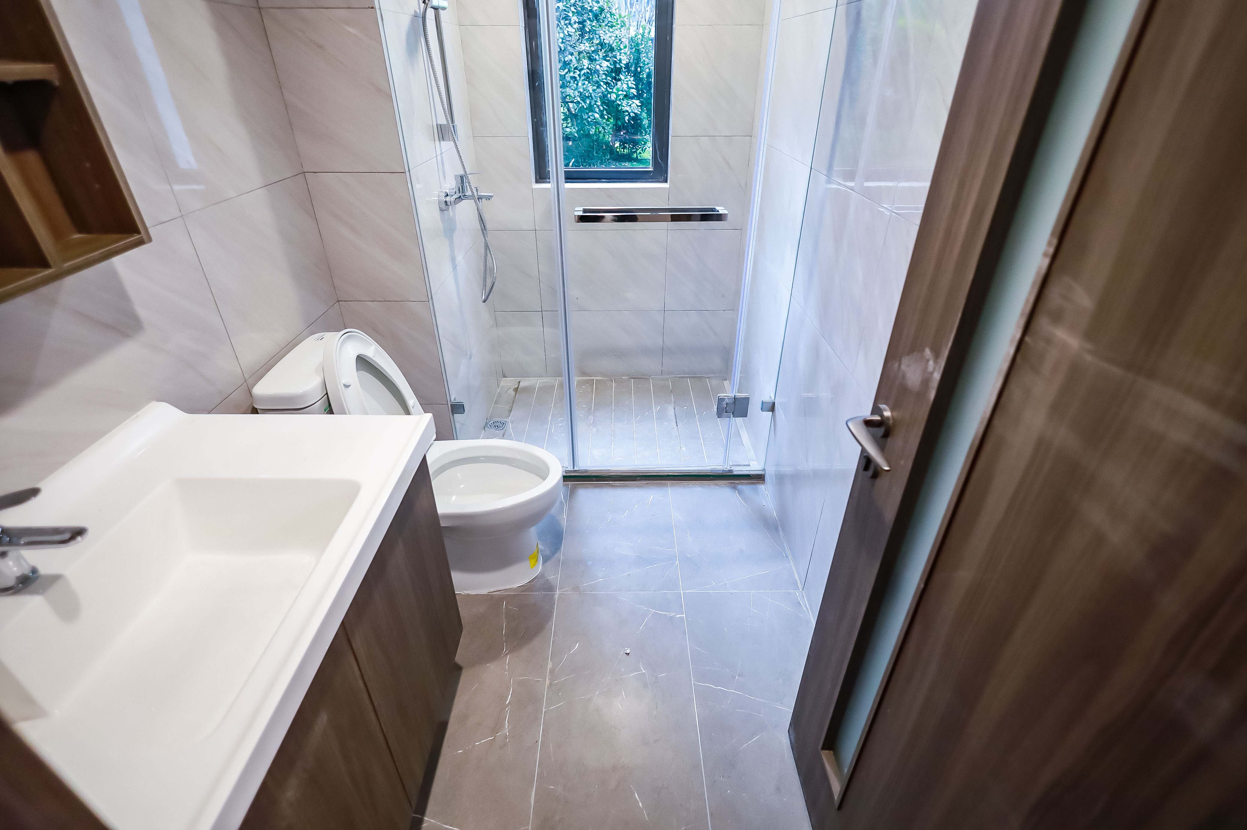 龙湖舜山府  4室2厅2卫    195.0万卫生间