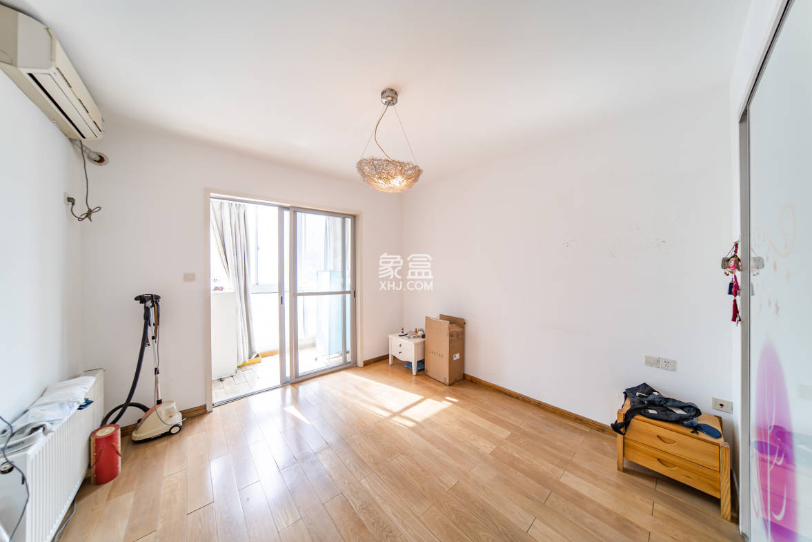 阳光100二期 3室2厅2卫 125.0万 阳光100二期 3室2厅2卫 125.0万卧室