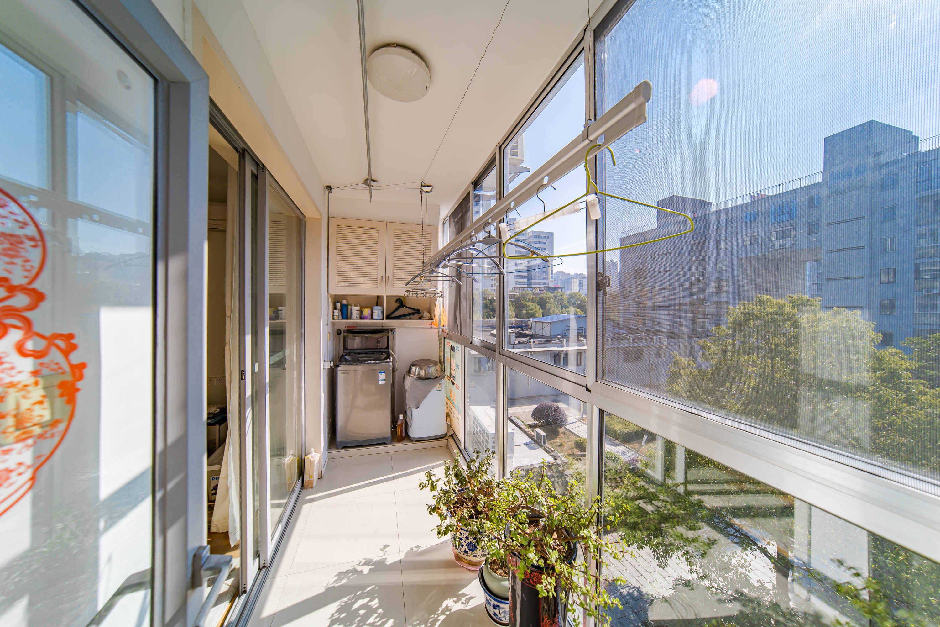 阳光100二期 3室2厅2卫 125.0万 阳光100二期 3室2厅2卫 125.0万阳台